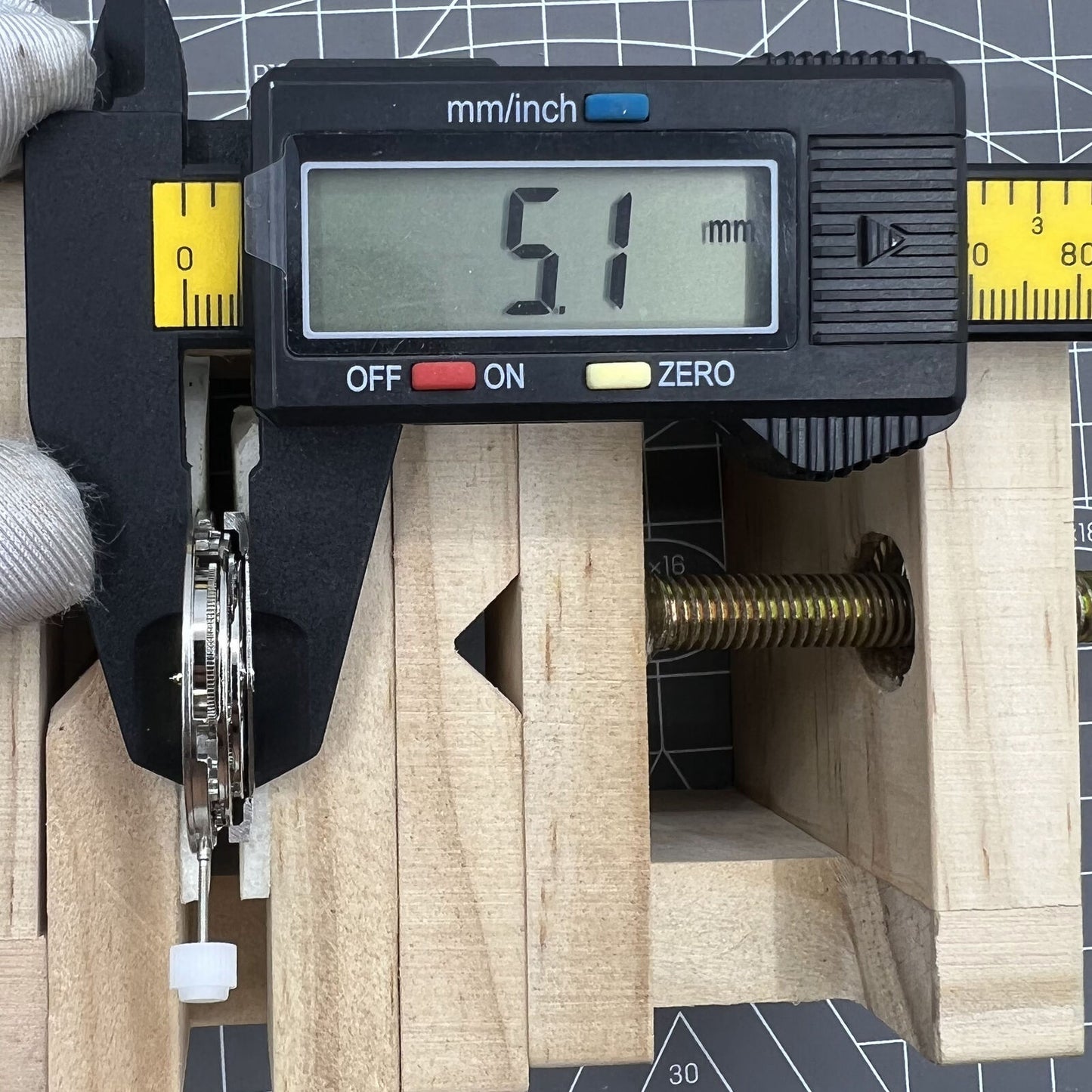 Asian HZ75DOA silver hollow balance wheel displaying automatic mechanical movement for precision watch accessories.