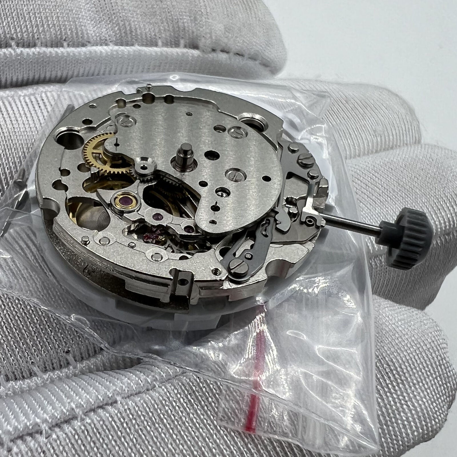Miyota/Citizen 82S7 automatic mechanical watch movement, silver plated, Japan made precision.
