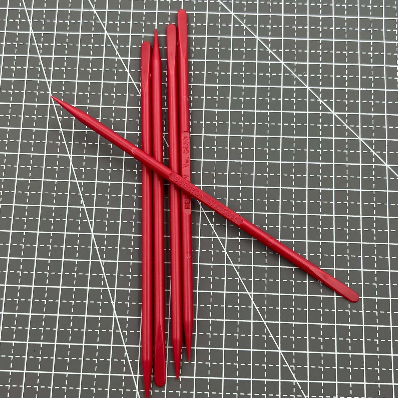 Set of 5 Bergeon 6436 polystyrene cleaning sticks for watch maintenance and precision care