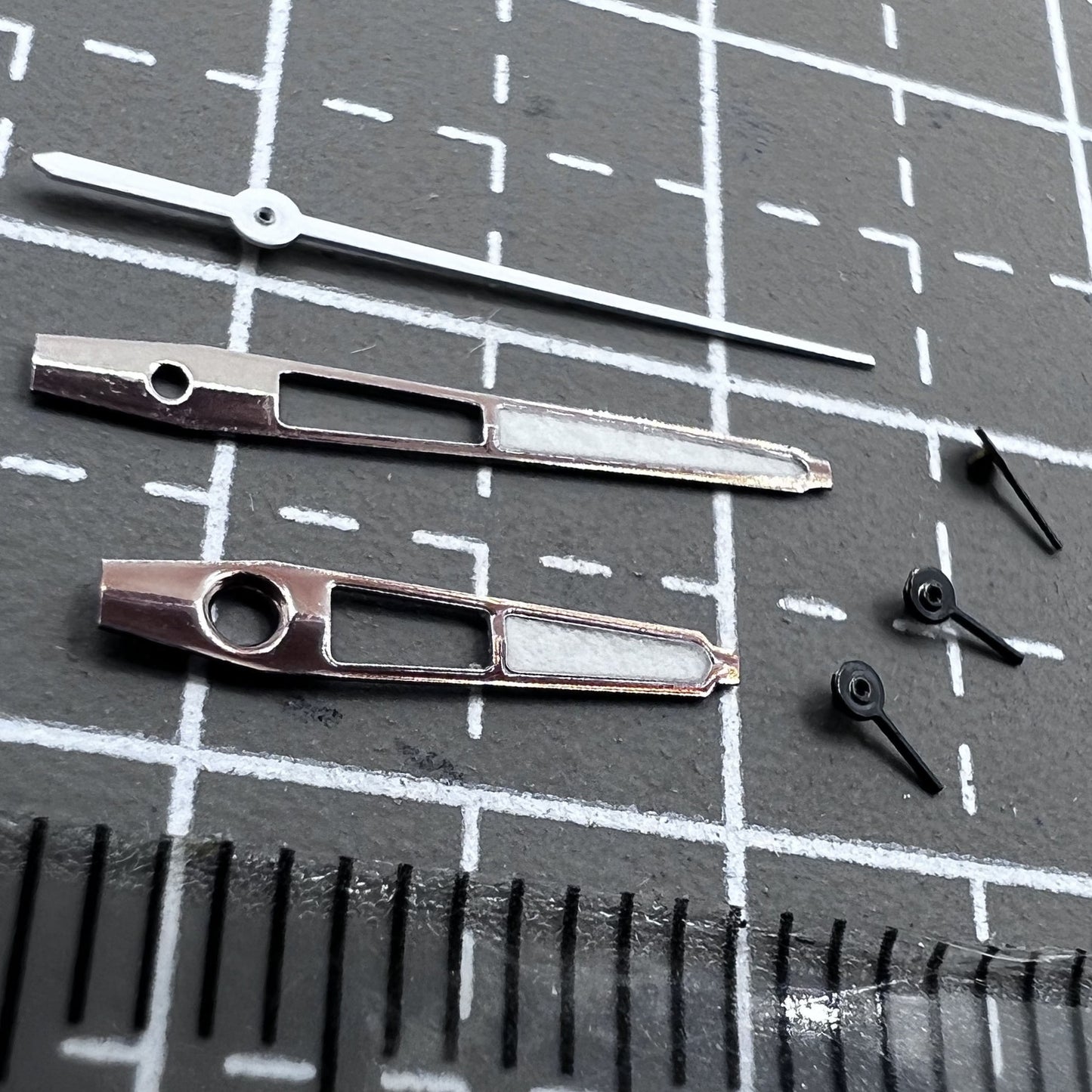 2 Sets Grünes Leuchtzeiger Kupferfarbig 13mm Trim Für Epson VD53 VD54 VD57