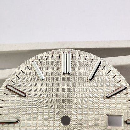 Cadran de montre à motif à carreaux blancs et clous argentés verts pour mouvement NH35