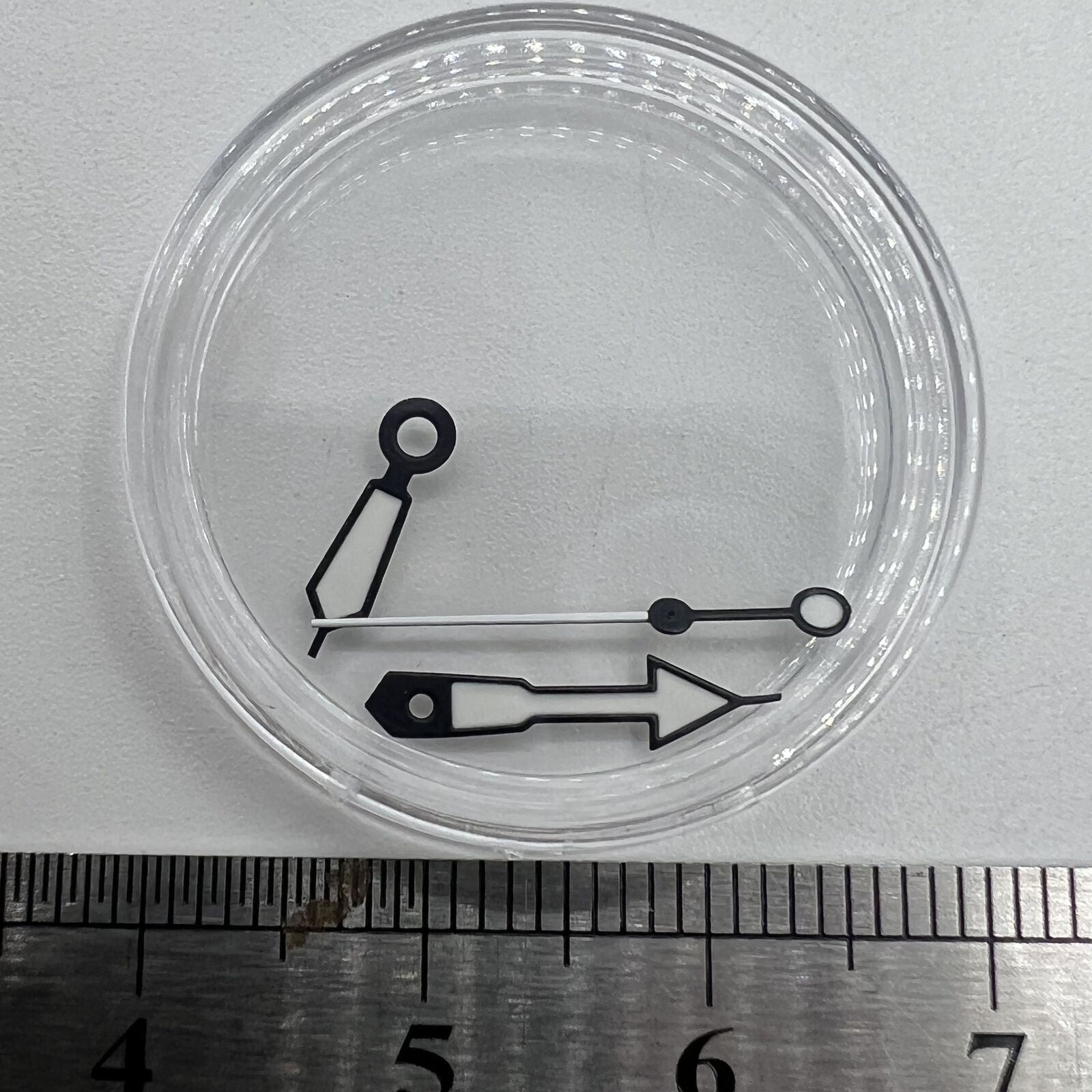 Green lume watch hands with black trim and white arrow design, compatible with NH35/36 movement.
