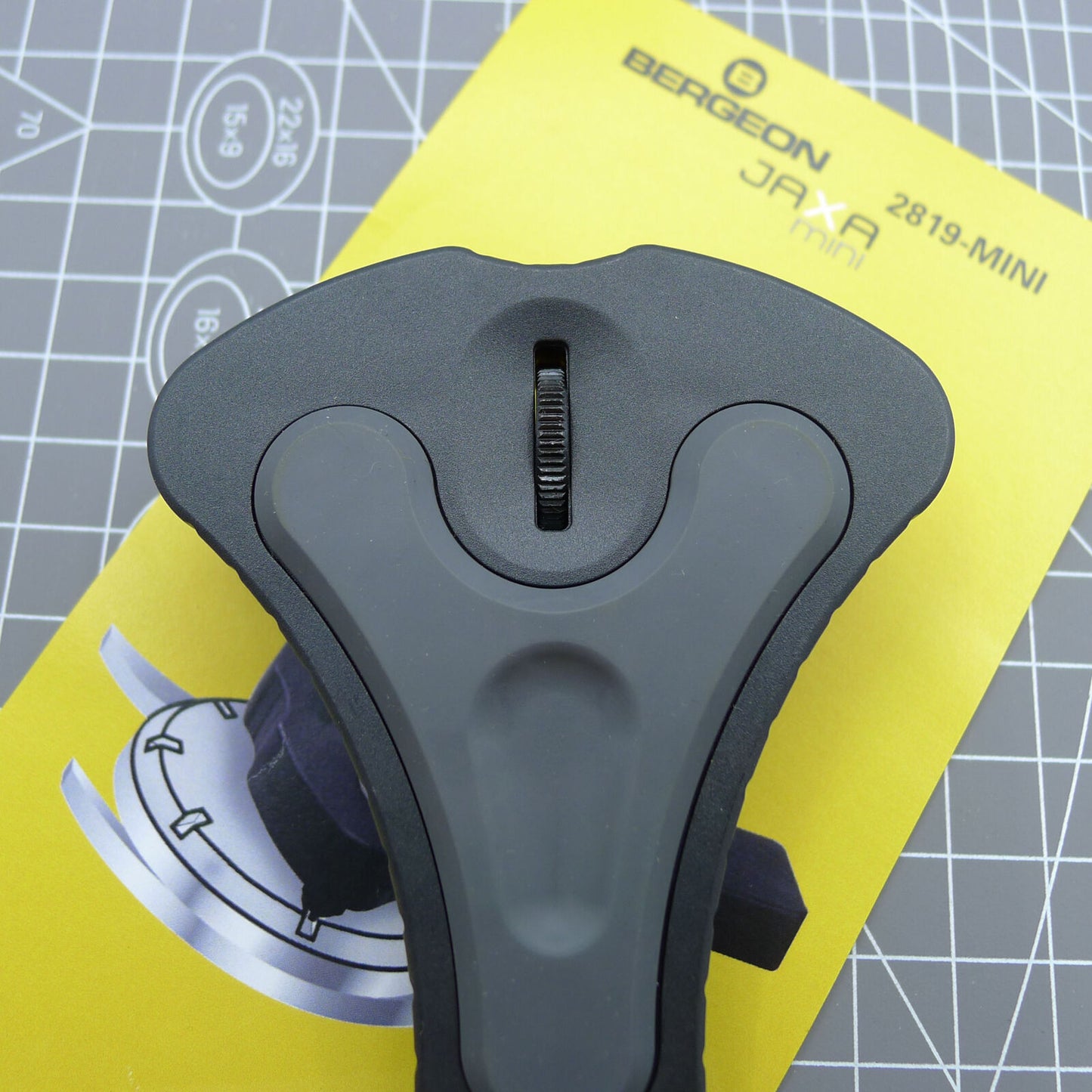 Swiss Bergeon 2819-MINI JAXA watch case opener tool, precise repair up to 62mm, ideal for watch accessories.