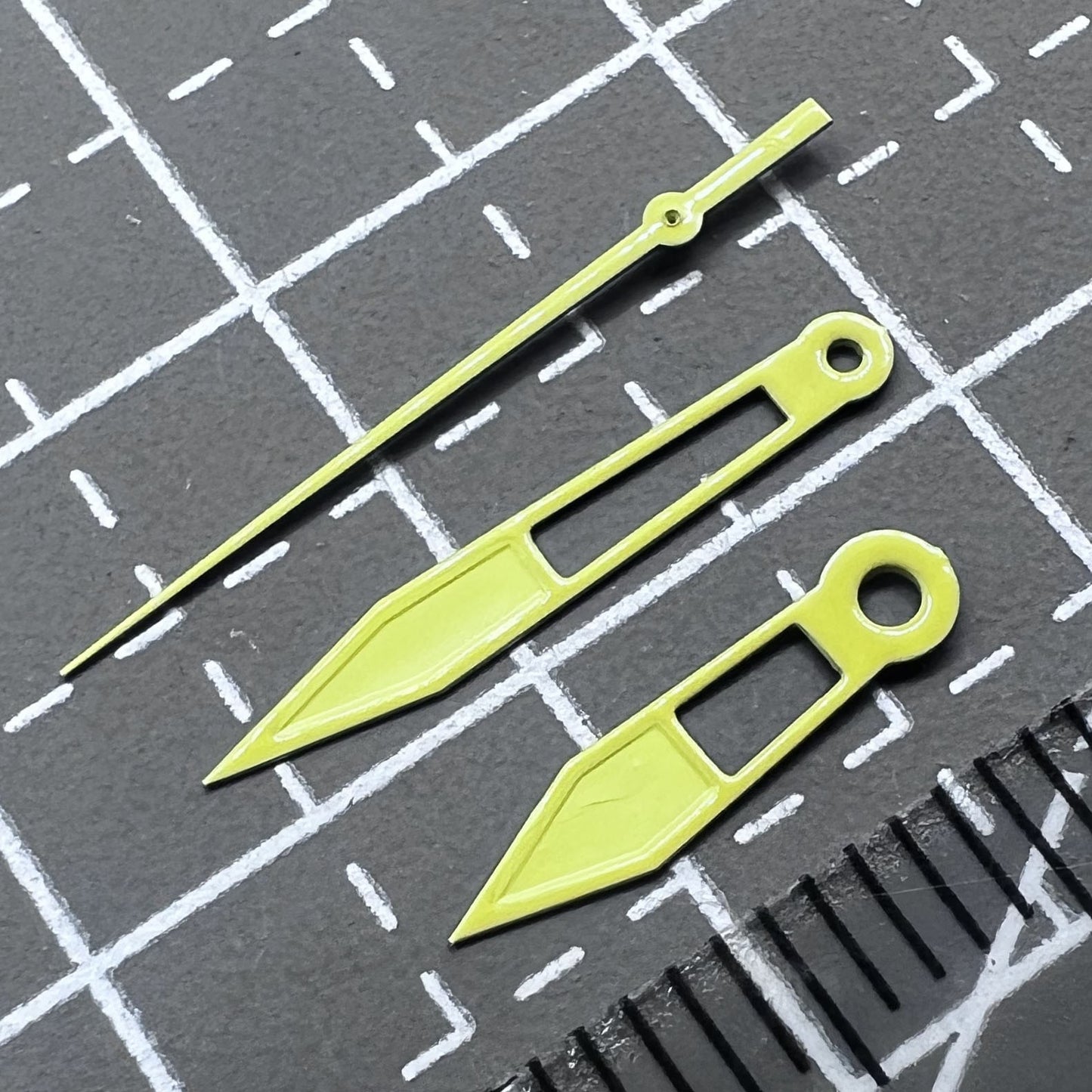 2er Pack Gelbe Zeiger mit Hohlpfeil für Miyota 2315 2035 2036 2115 2305 Uhrwerke