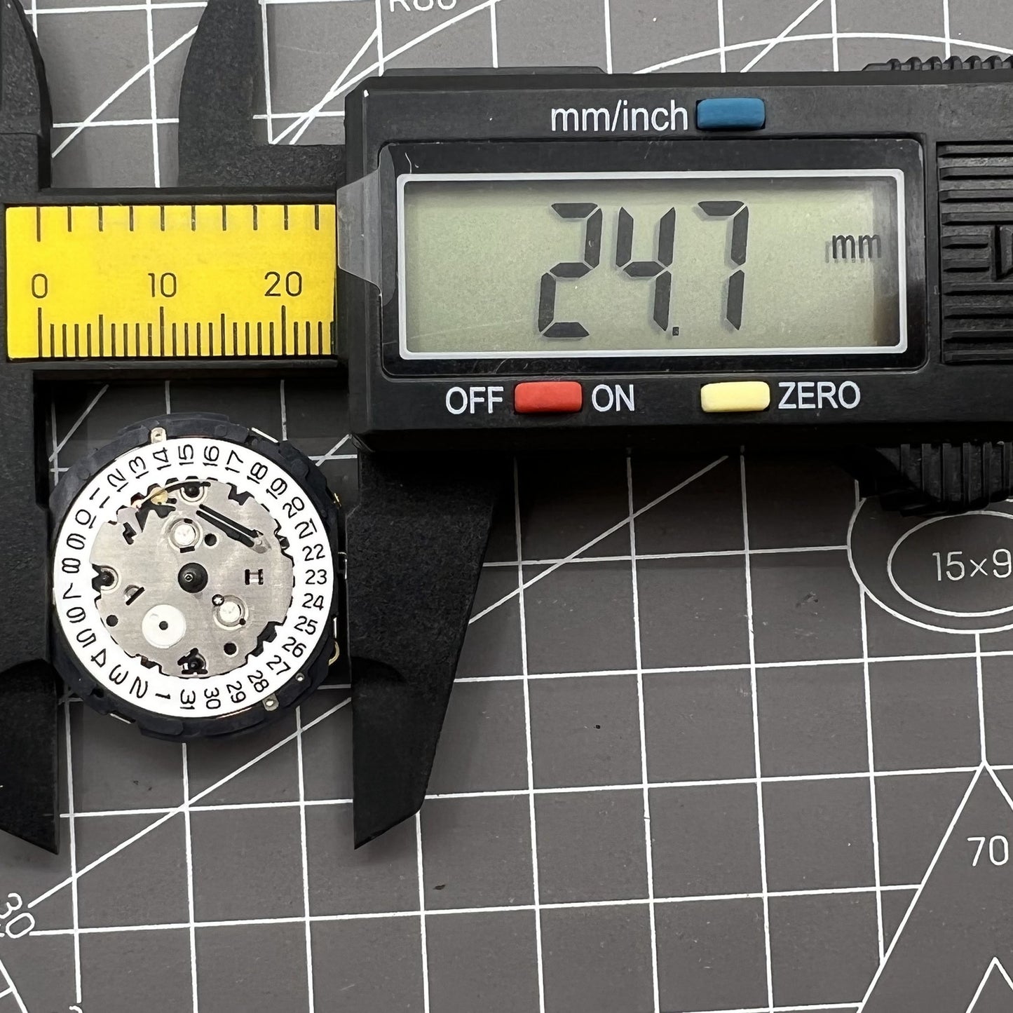 In Japan hergestellte Hattori Epson TMI YM85 YM85A Uhr mit Quarzwerk