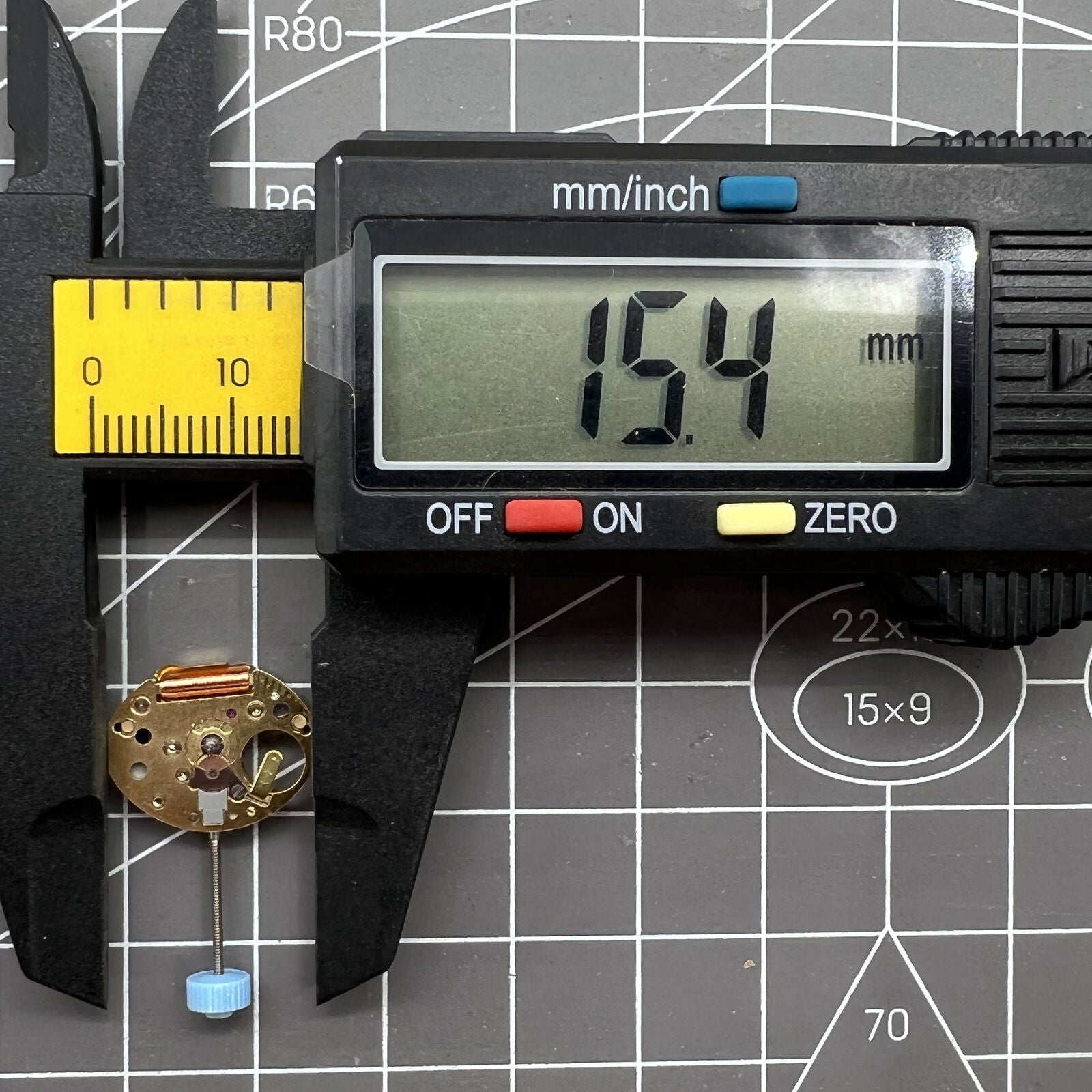 Swiss Made Ronda 751 quartz watch movement, precise and reliable mechanism for watch accessories.