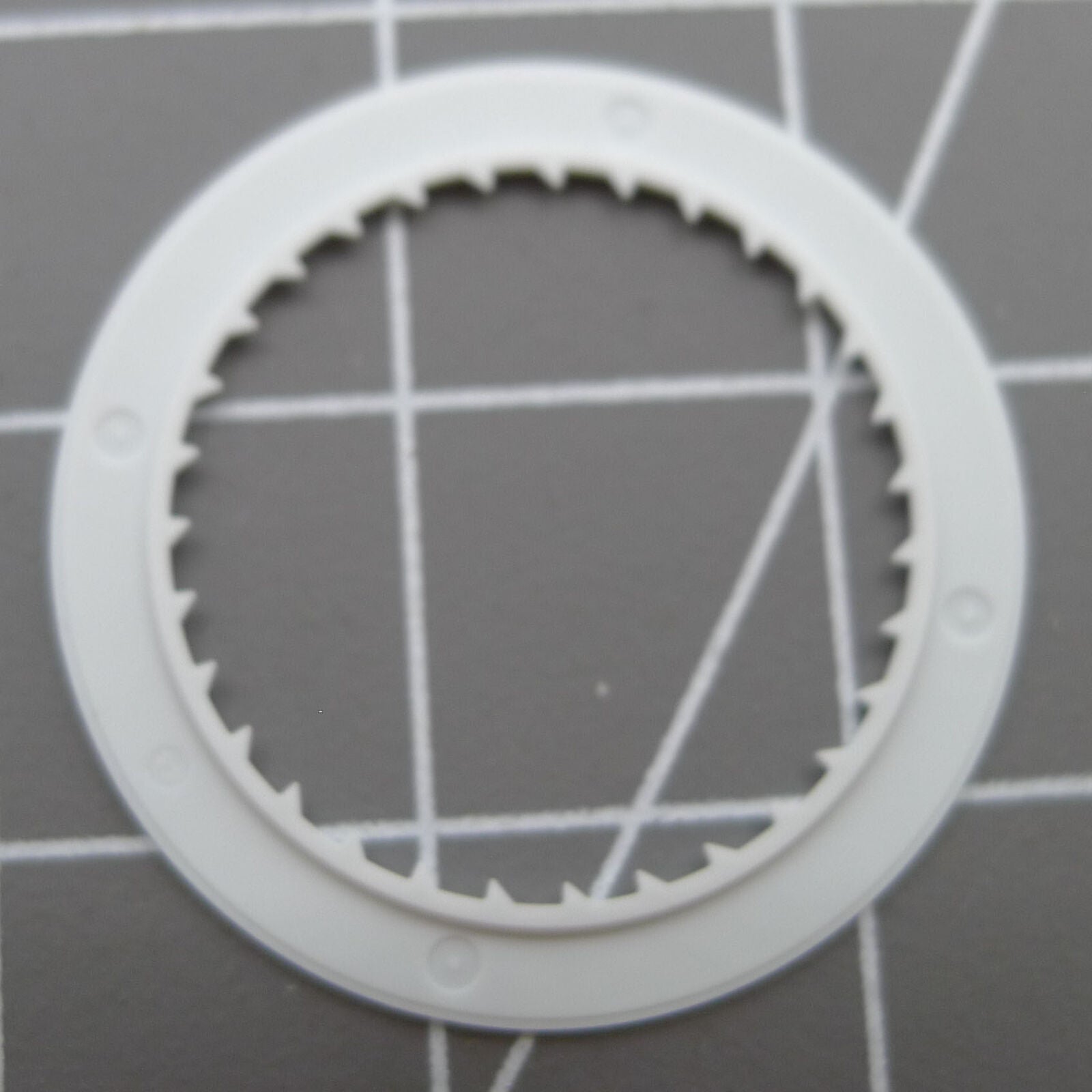 White date disk wheel showing date at 6 o'clock, compatible with Miyota 8215 8200, generic brand watch accessory.