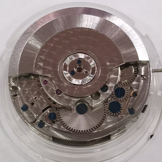 Seagull ST2552 automatic watch movement with date at 3 o'clock, precise mechanical design.