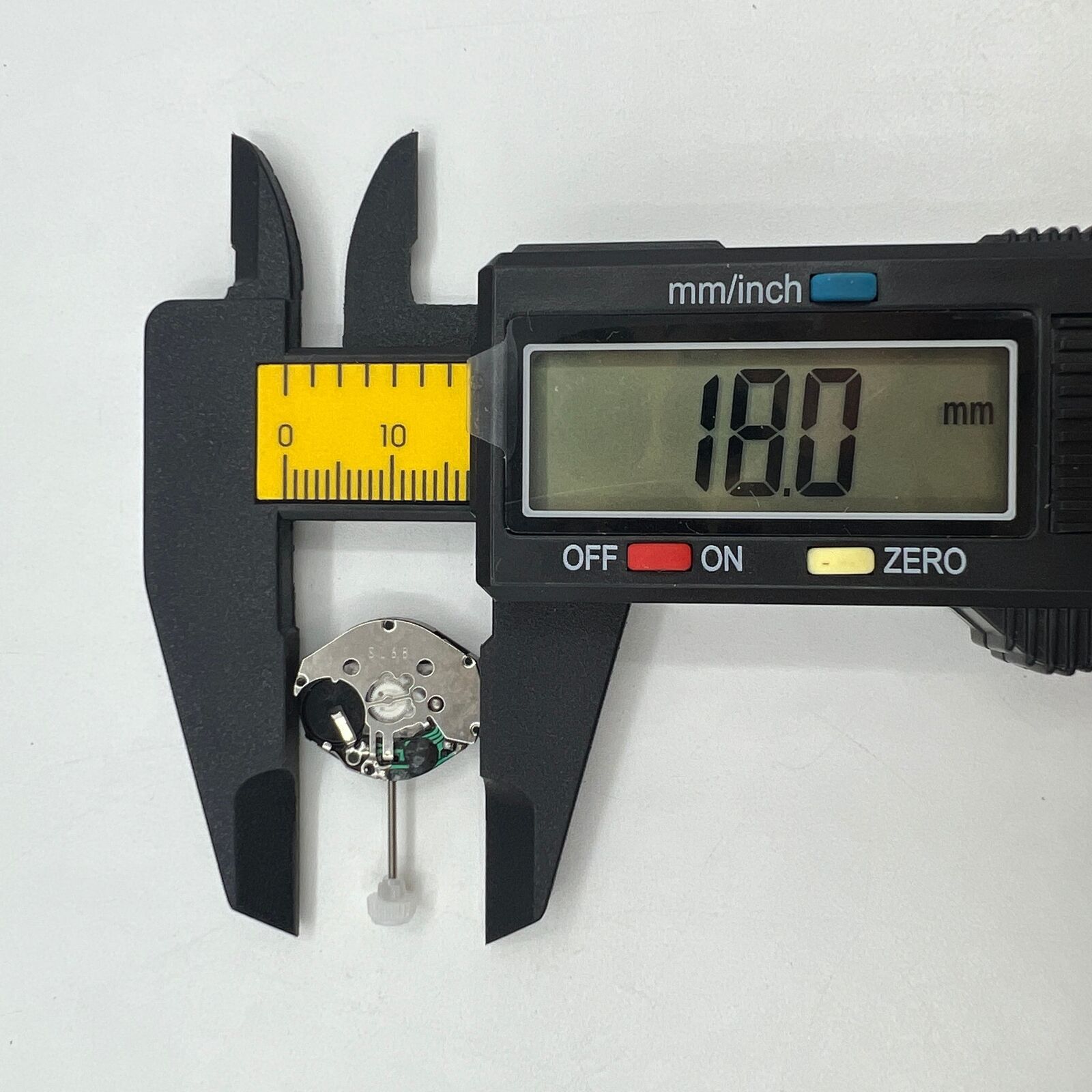 Sunon SL68 Quartz watch movement with 3 hands, reliable precision for watch repair and replacement.