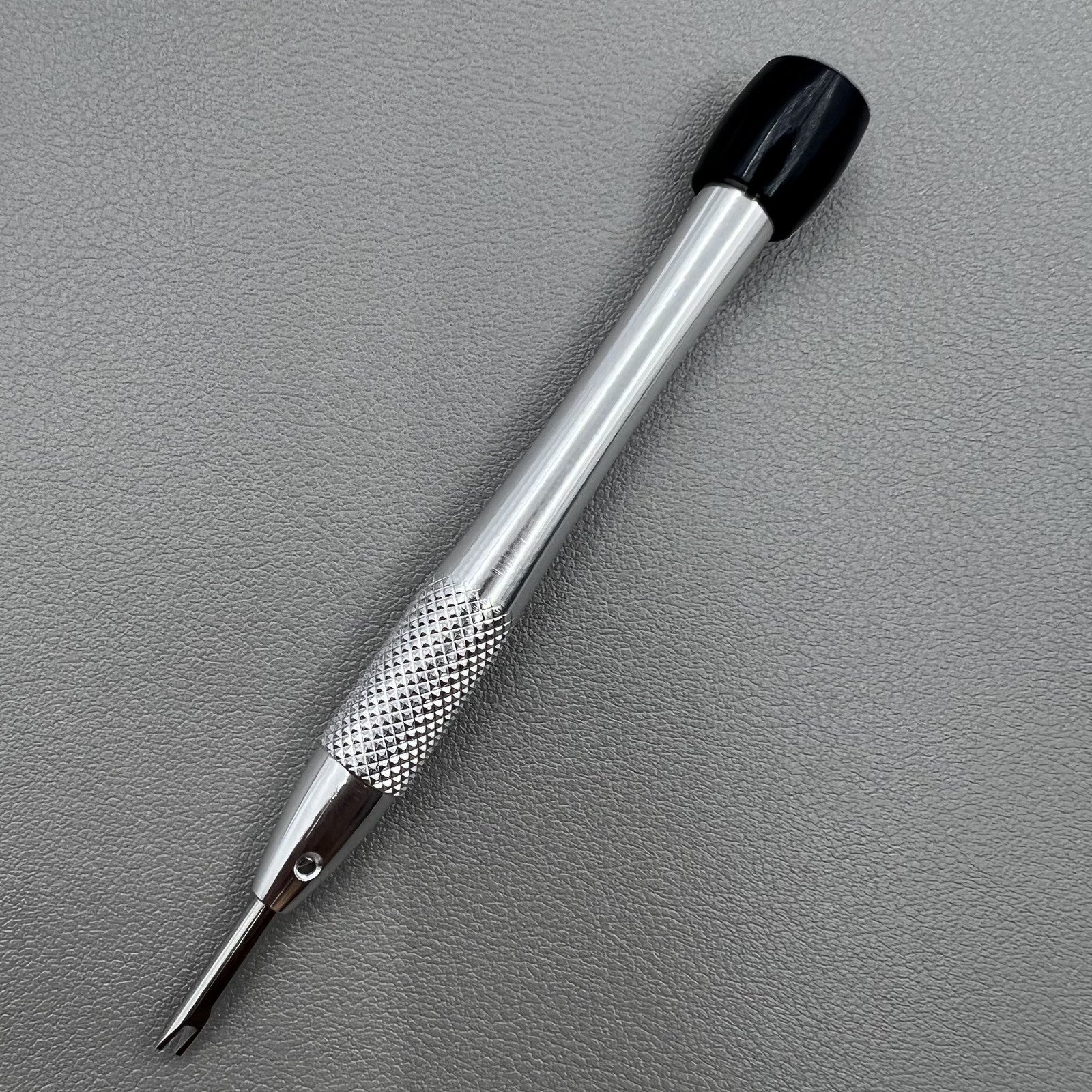 Schraubendreher AP 5230-30, 3.0mm, pr�zises Werkzeug f�r Audemars Piguet Uhrenschrauben, langlebig und ergonomisch.