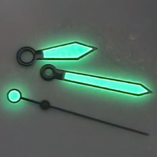 Black+White arrow-shaped watch hands with green lume, compatible with NH35 NH36 movement, for precise timekeeping.