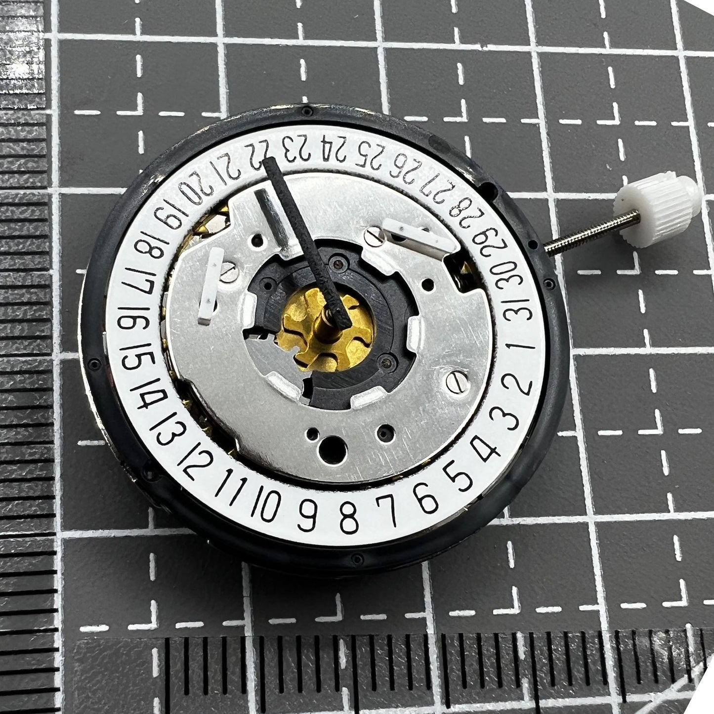 Golden ISA Multifunktionale Quarzuhr Modell 8271 mit Datum bei 6 Uhr