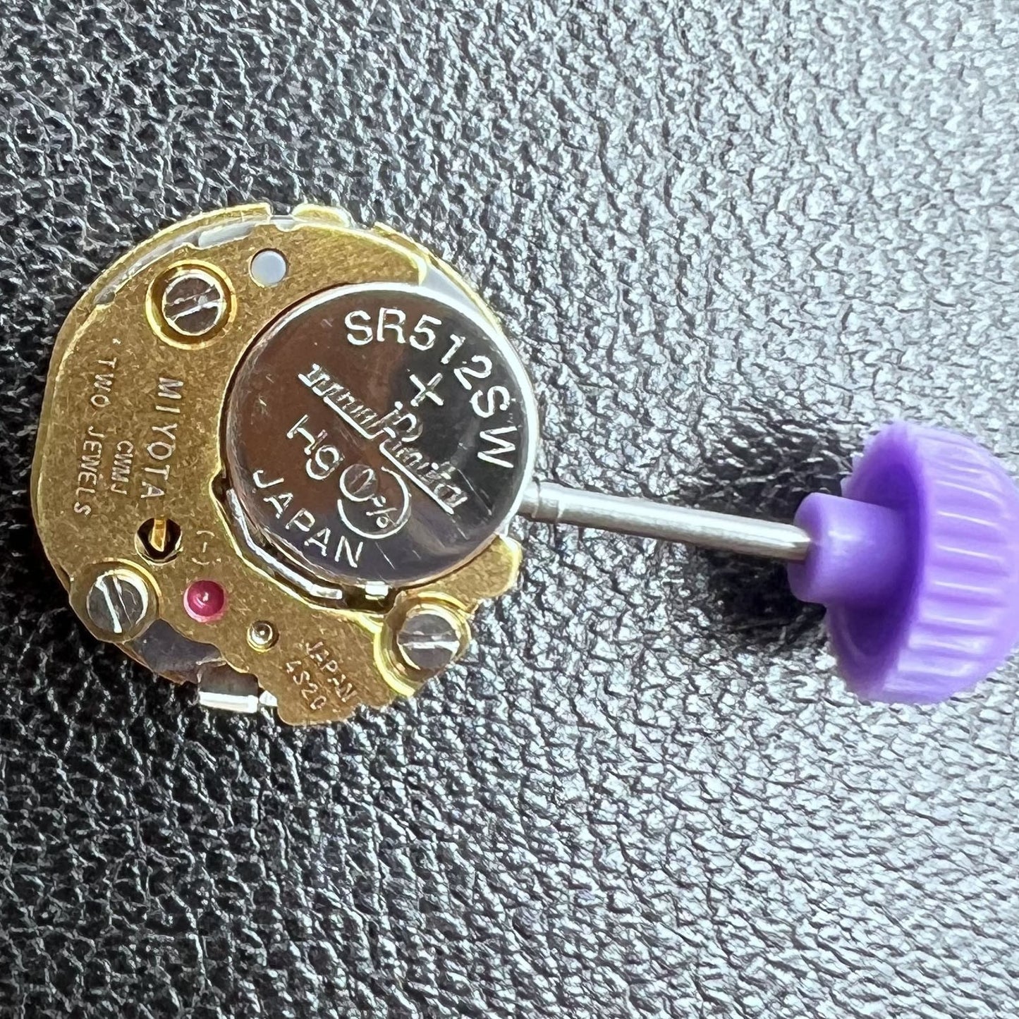 Miyota 4S20 Quarzuhrwerk aus Japan, pr�zises Uhrwerk f�r langlebige Zeitmesser.
