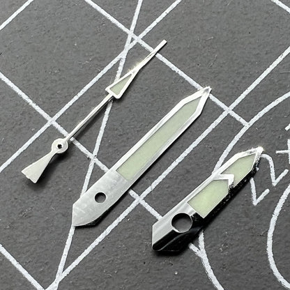12,5 mm grüne Leuchtzeiger mit silbernem Rand und Pfeilform für NH35/36-Uhrwerk