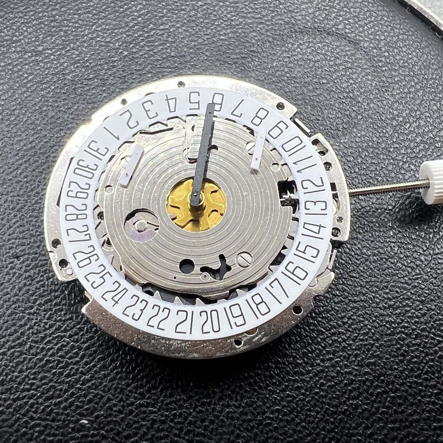 Schweizer Silber ISA 8171 Quarzbewegung Einzelkalender 5 Hände Datum bei 6