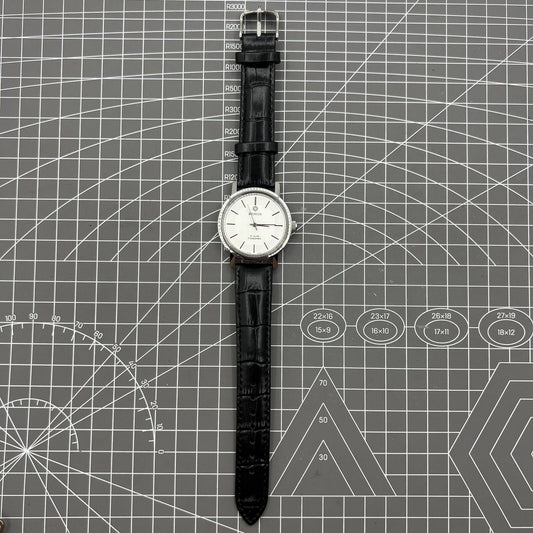 China Baihua 37mm manual mechanical watch with silver dial, 19 jewels, shock-resistant design for durability.