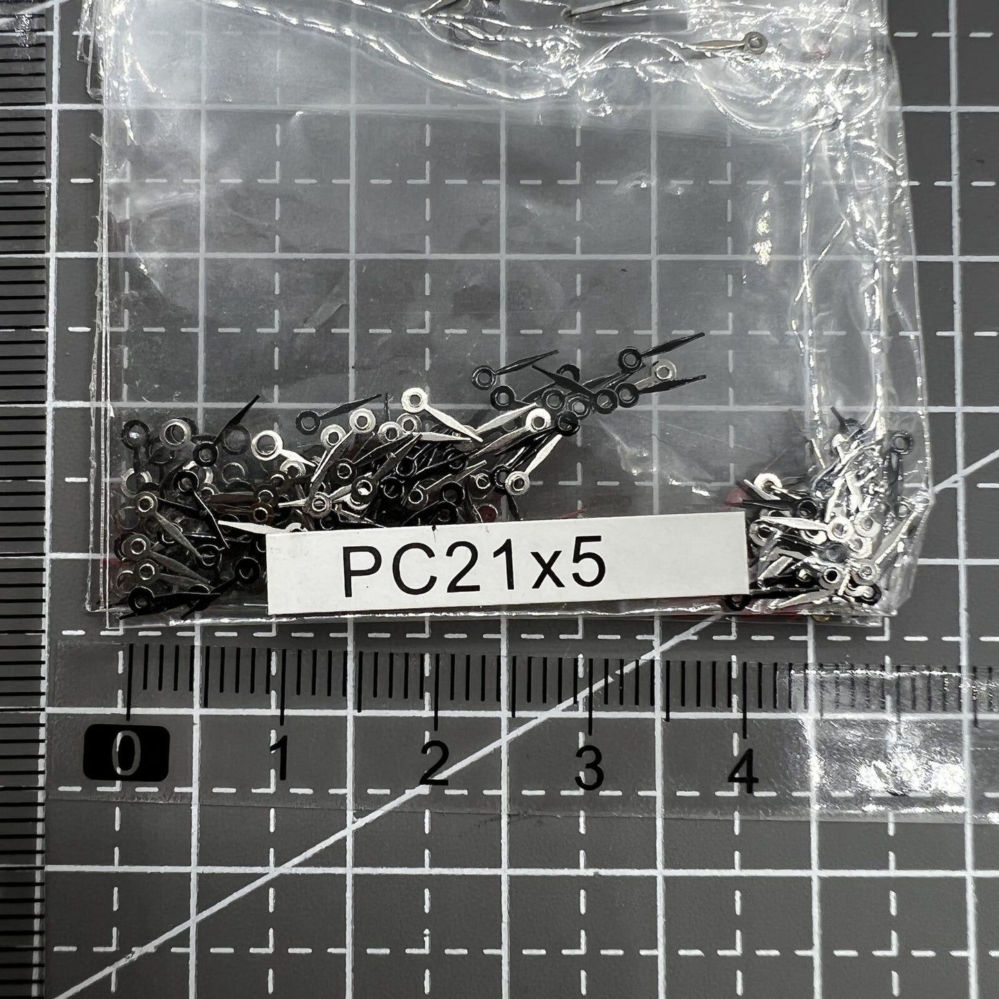 Lot de 100 aiguilles de seconde de 15 mm rouges pour mouvement Hattori Epson PC21