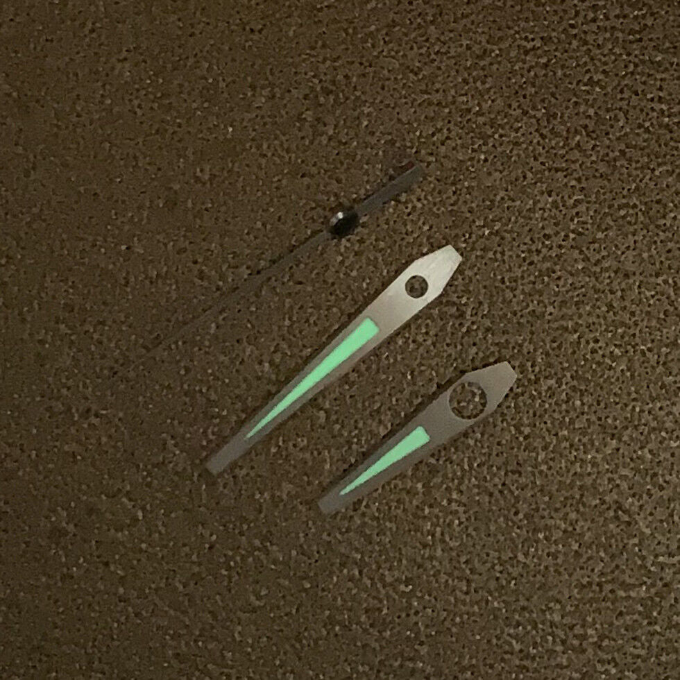 Green luminous lightning watch hands set for NH35 NH36 movement, enhancing nighttime visibility and stylish design.