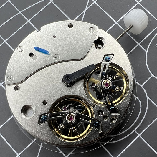 Silbernes hohles automatisches mechanisches Uhrwerk mit doppelter blanker Unruh