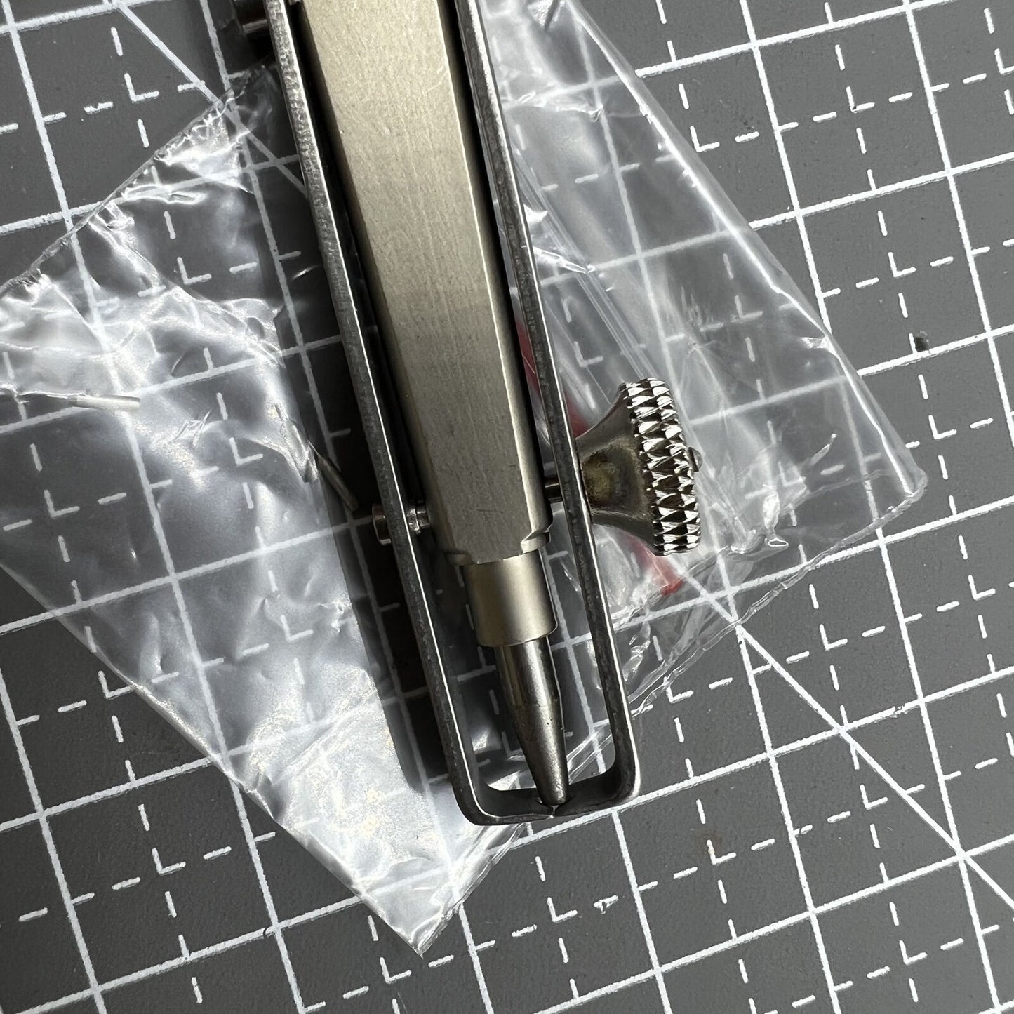 Outil pour retirer les aiguilles des montres du mouvement Eta 7750, grande aiguille des secondes, pince 