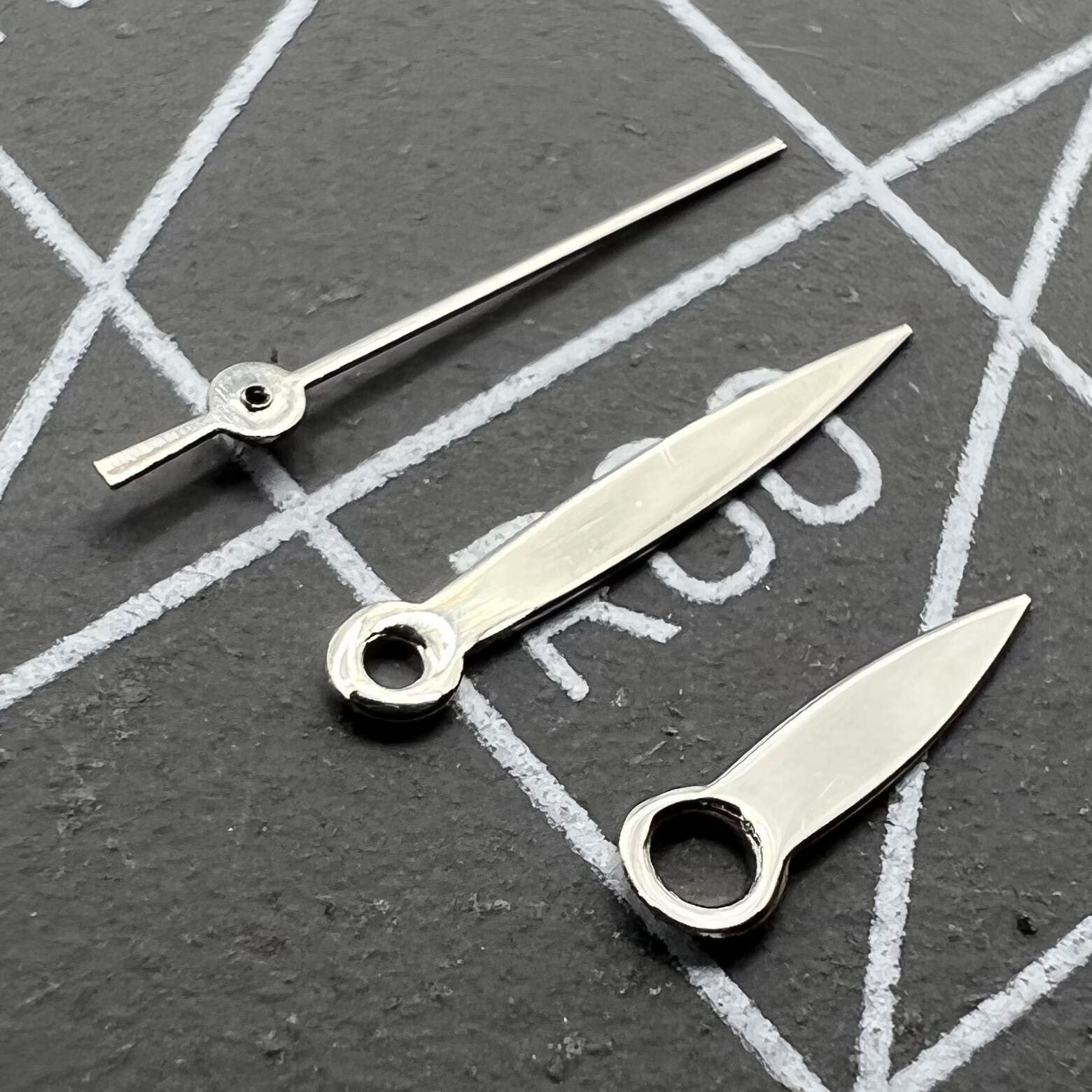 Silver watch hands set by NO.1518 for Miyota 2035 movement, perfect for precise watch repairs.