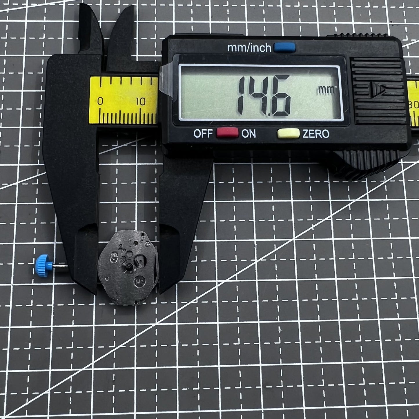 Miyota 6L45 quartz movement, 2-hands mechanism from Japan for precise watch accessories.