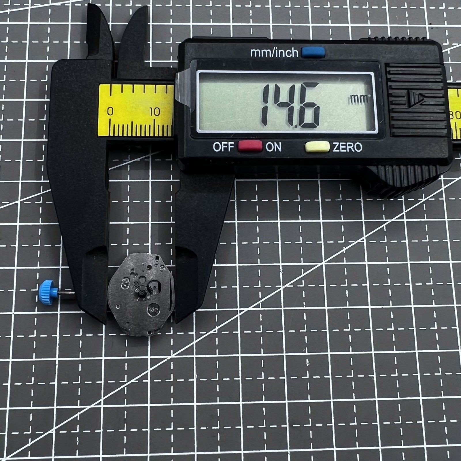 Miyota 6L45 quartz movement, 2-hands mechanism from Japan for precise watch accessories.