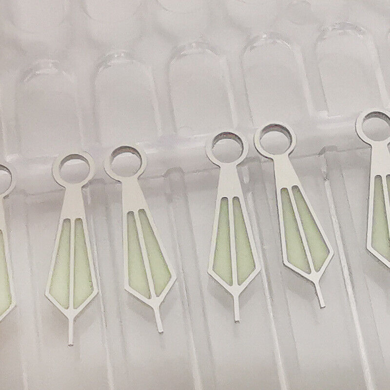 Green luminous watch hands set for SKX/SBBN NH35/NH36 models by P1-4-A, improving nighttime readability.