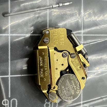 Close-up of Japan Miyota SUPER 2035 quartz movement showcasing precise watch accessory performance.