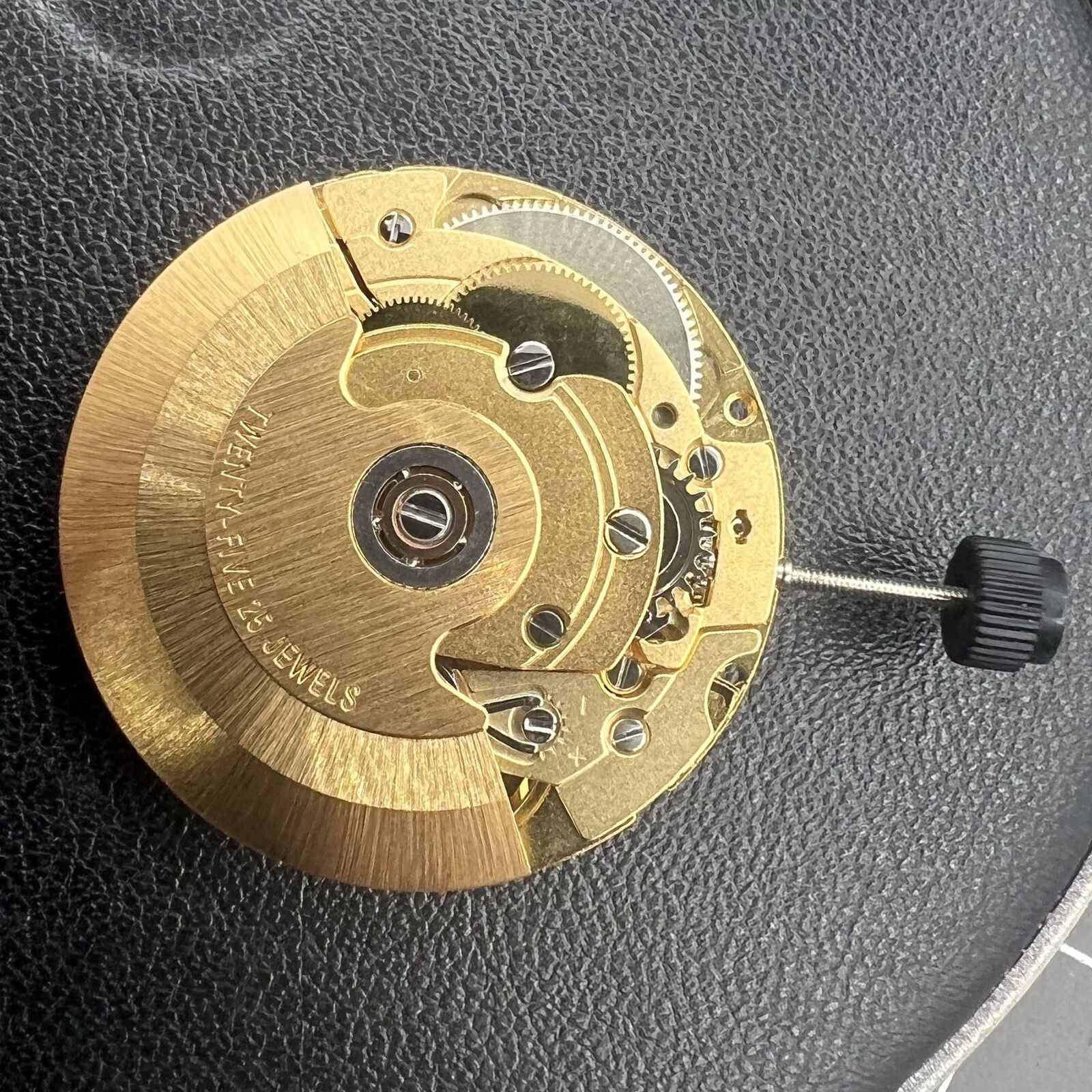 Golden PT5000 automatic watch movement, ETA2824/SW200 replacement for precise mechanical timekeeping.