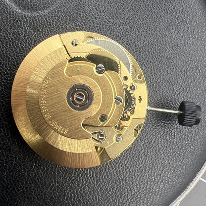 Golden PT5000 automatic watch movement, ETA2824/SW200 replacement for precise mechanical timekeeping.