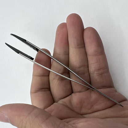 Bergeon 6571-CFR-7 tweezers with CFR 7 tips for precise watch accessory adjustments and repairs.