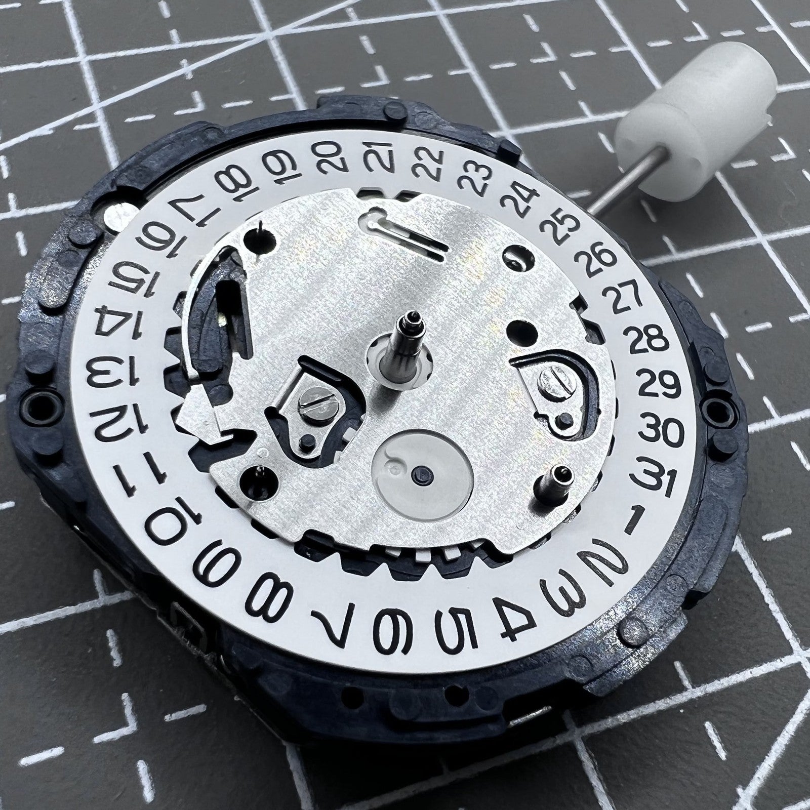 Japan Seiko Quartzwerk V172A watch accessory with precise movement for reliable timekeeping