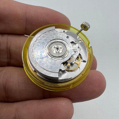 Seagull ETA 2892A2 automatic watch movement with mechanical calendar, precision timekeeping accessory.