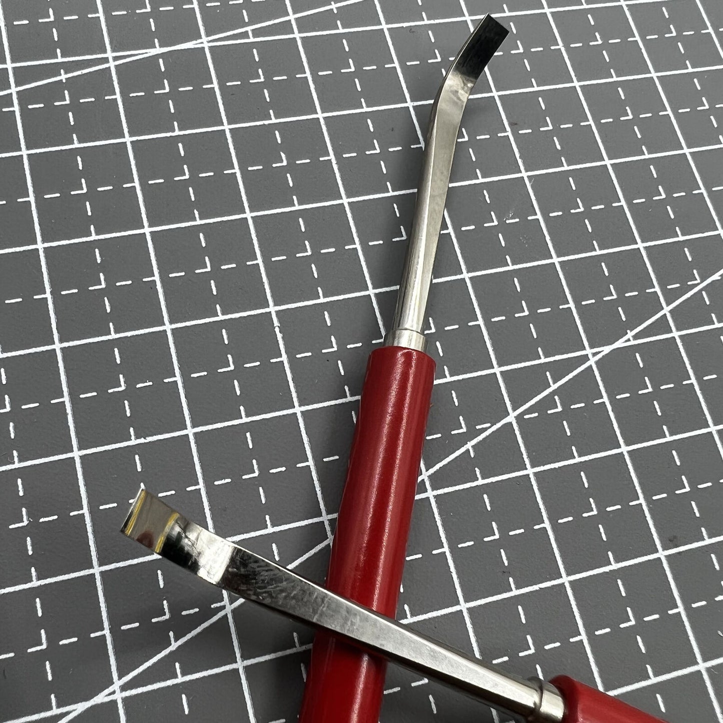 Swiss Horotec MSA05.013 precision hand levers with 3mm tips for professional wristwatch repair and maintenance.