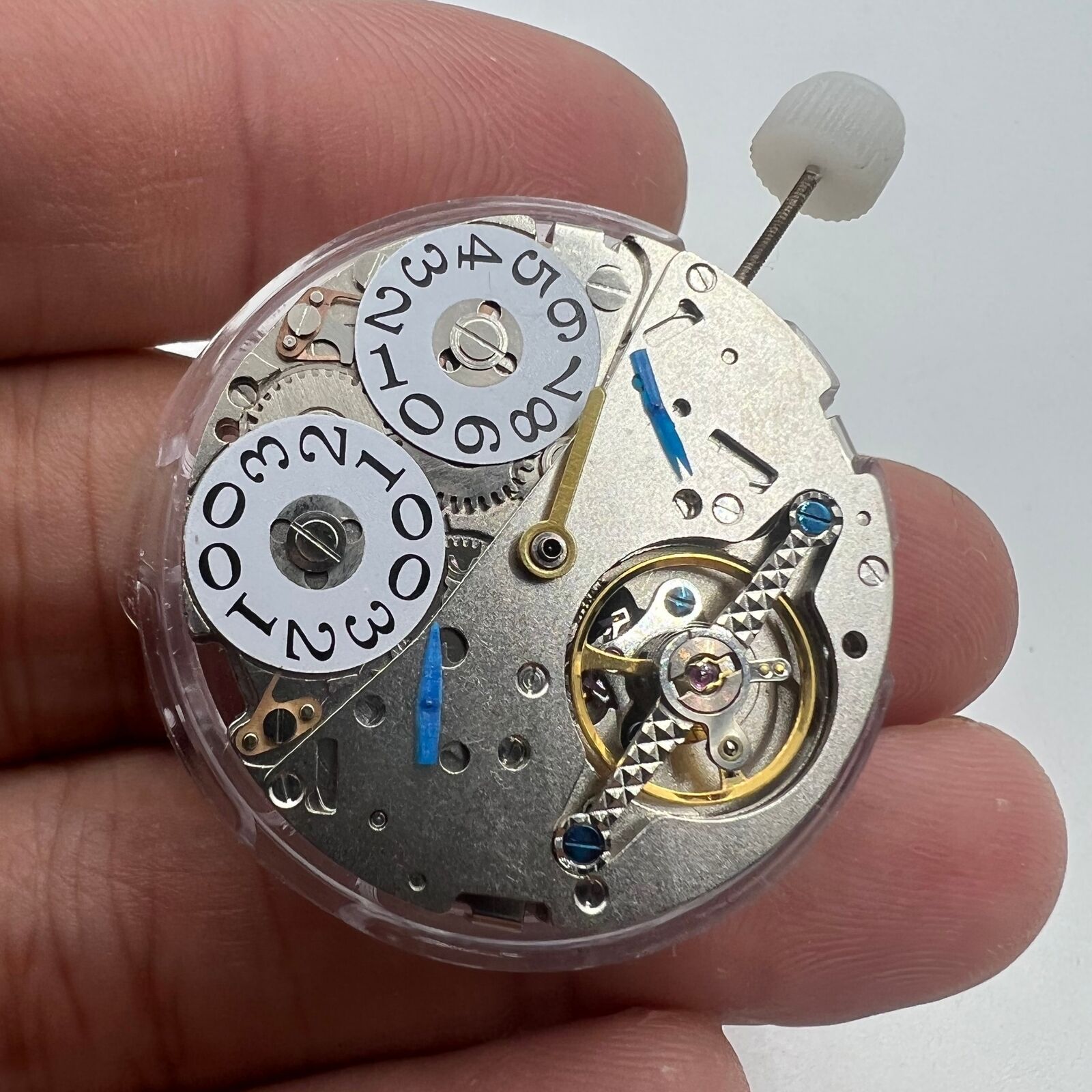 China Made LB20 watch accessory with multifunctional automatic movement and date display at 12 o'clock.