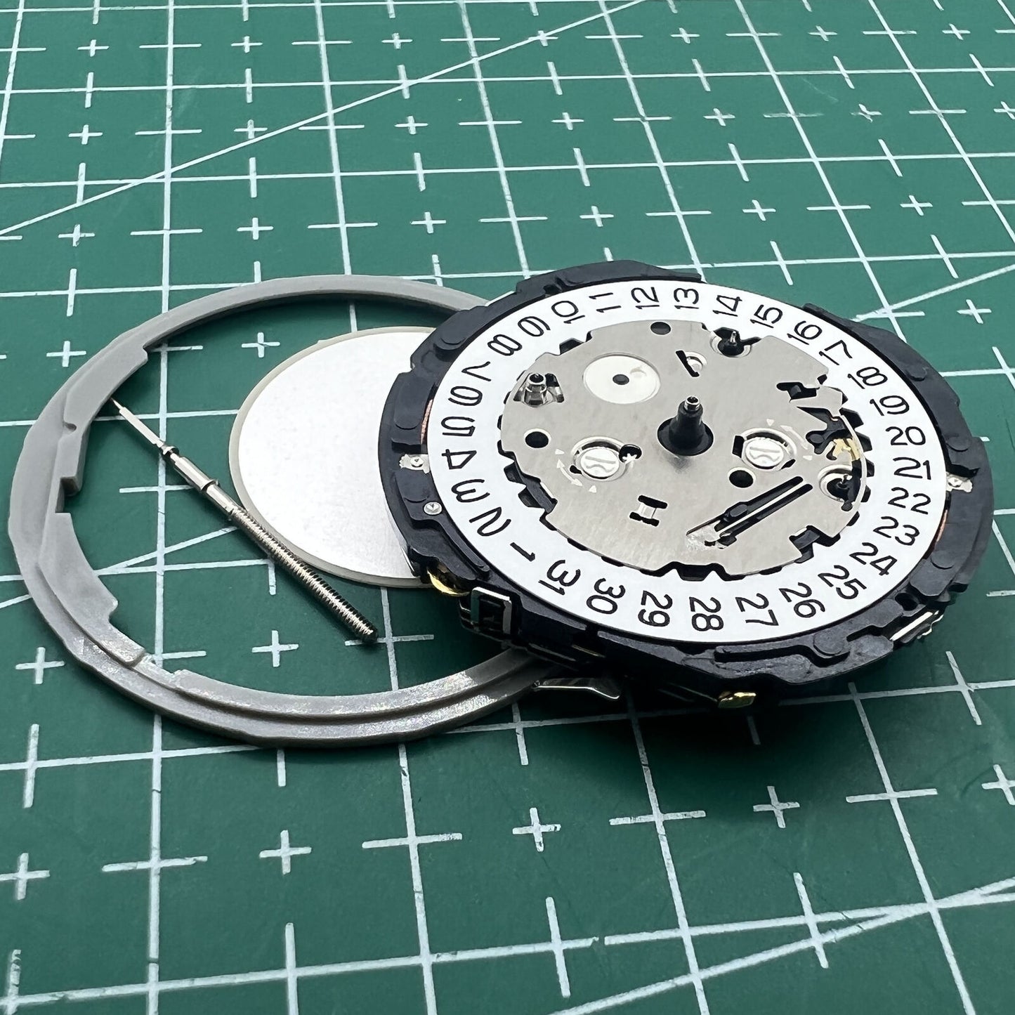 Hattori Epson TMI YM62A quartz watch movement for precise timekeeping and reliable performance.