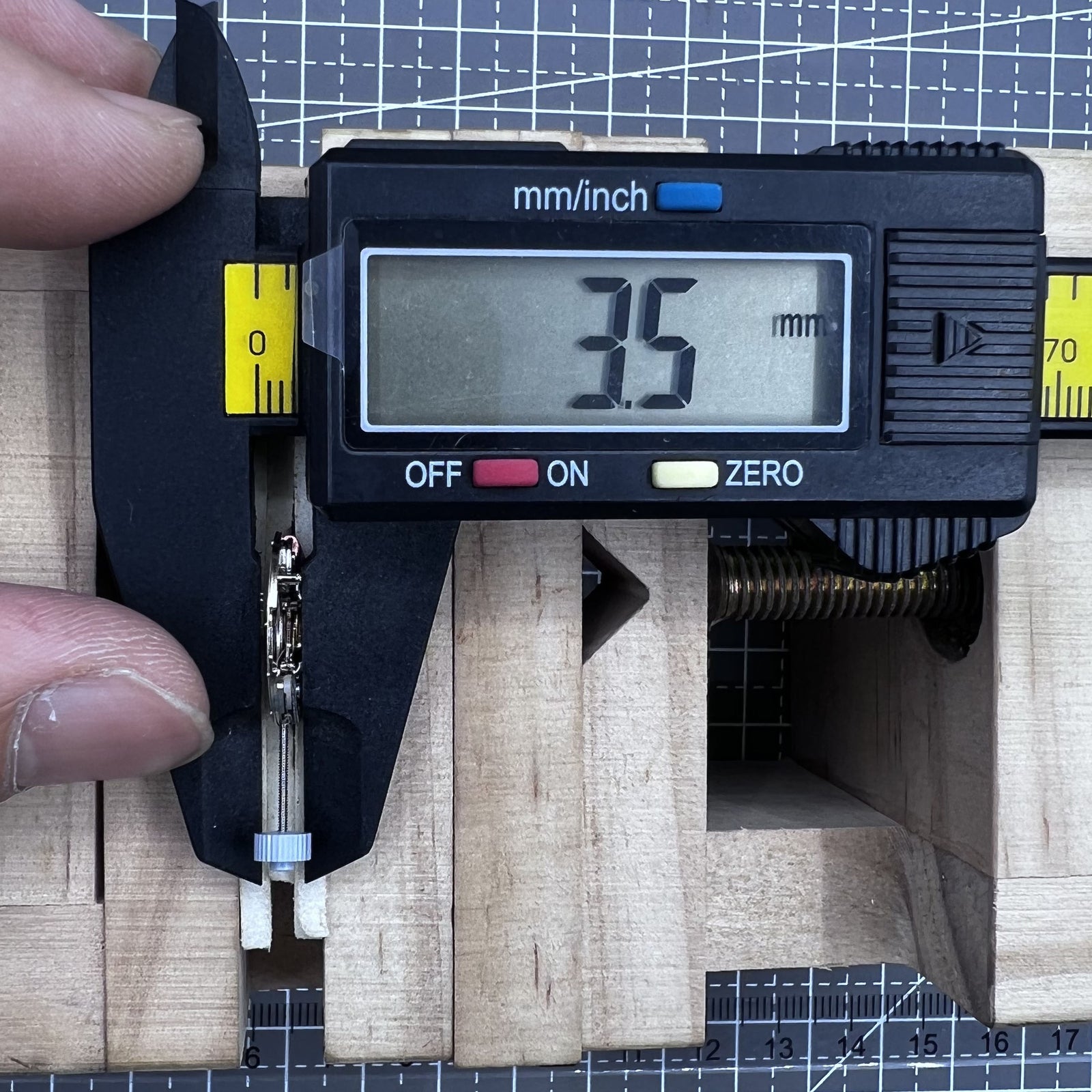 Swiss Quartz watch movement Ronda 775 with date at six o'clock, precise timekeeping by Ronda brand.