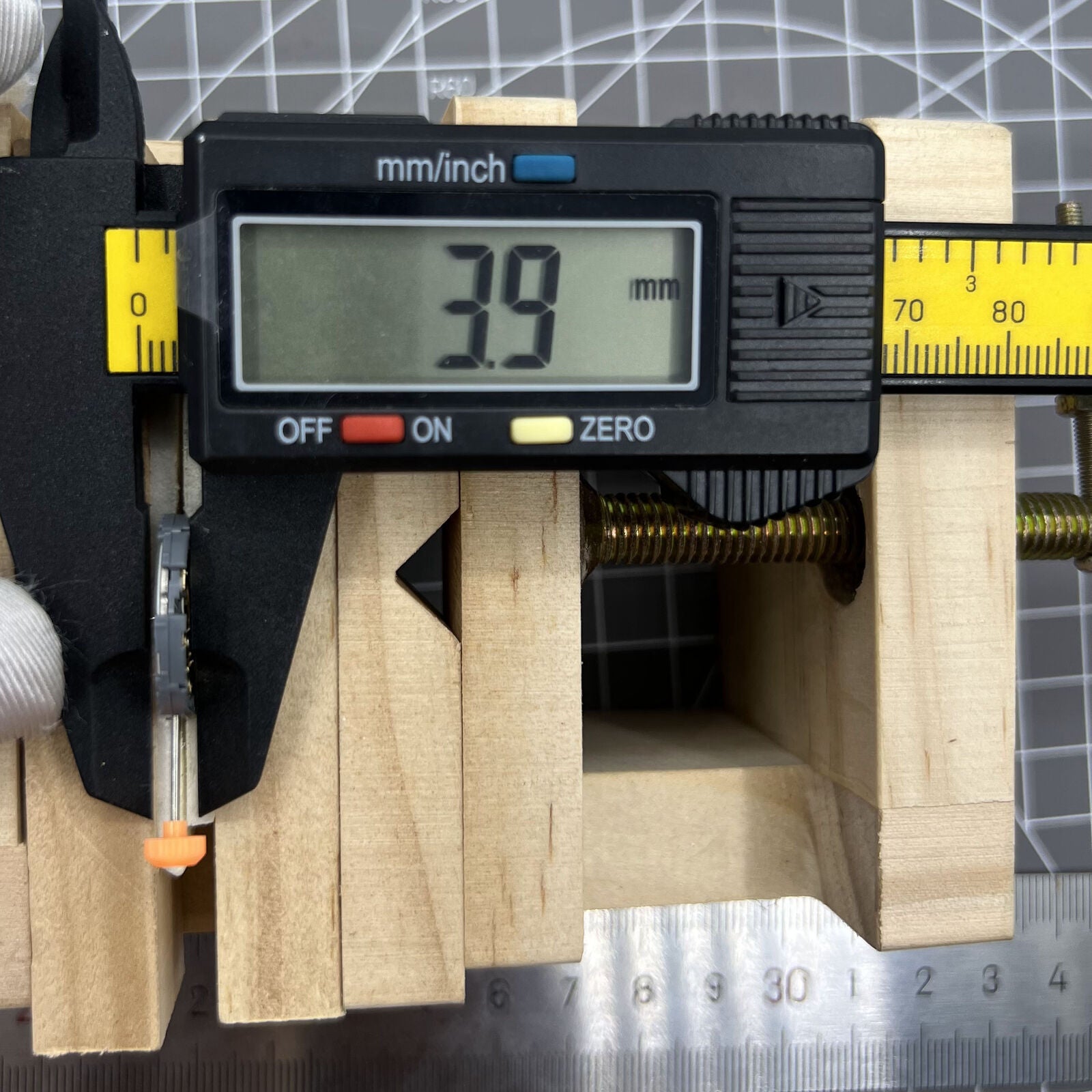 Miyota 1N12 quartz watch movement with date at 3 o'clock, reliable Japan-made replacement mechanism.