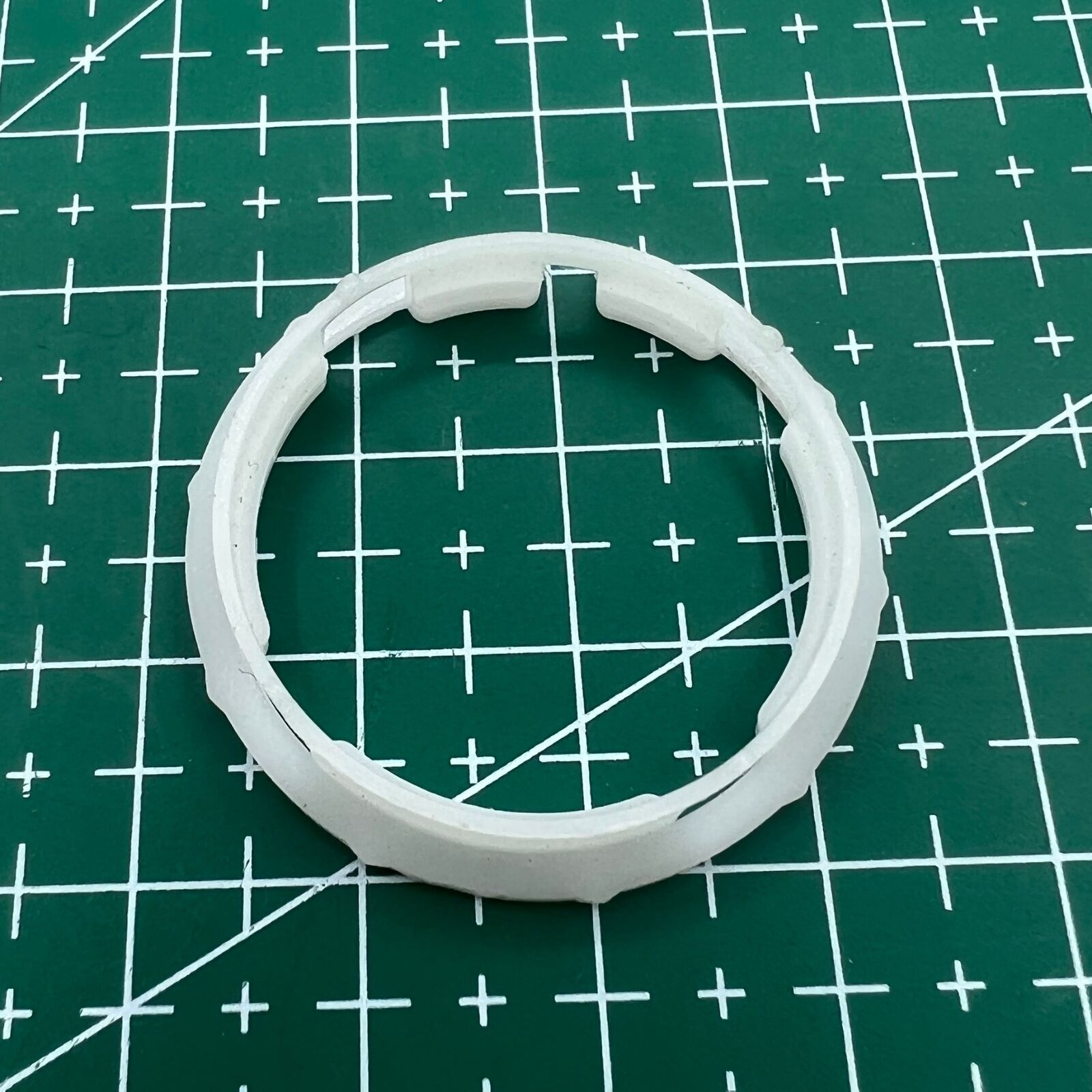Set of 5 plastic spacer ring cushions, 5.9mm diameter, for ETA 2824 watch movements.