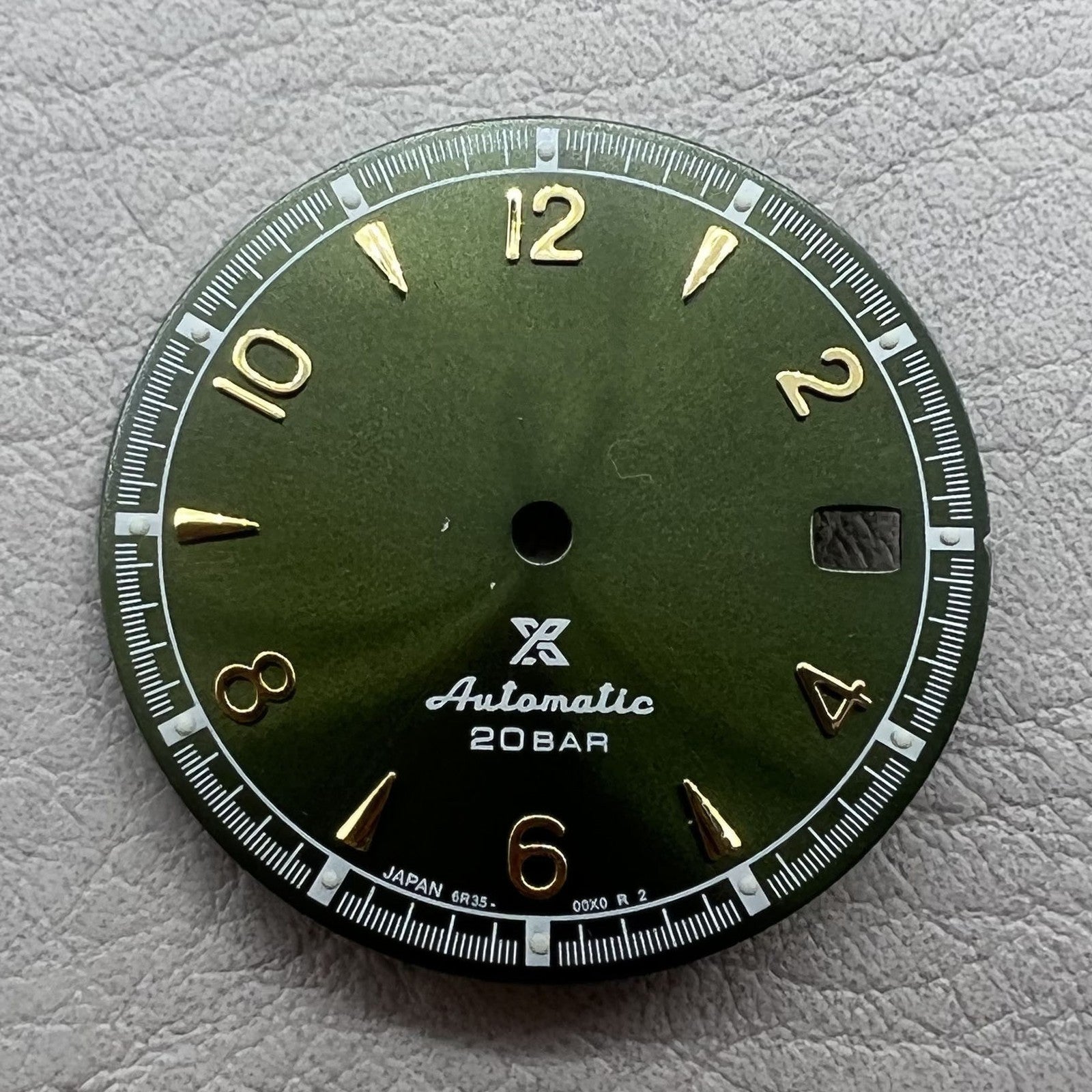 Leuchtendes Vintage Goldenes Oliven Zifferblatt 30mm Green Nail NH35 Uhr alt text:  