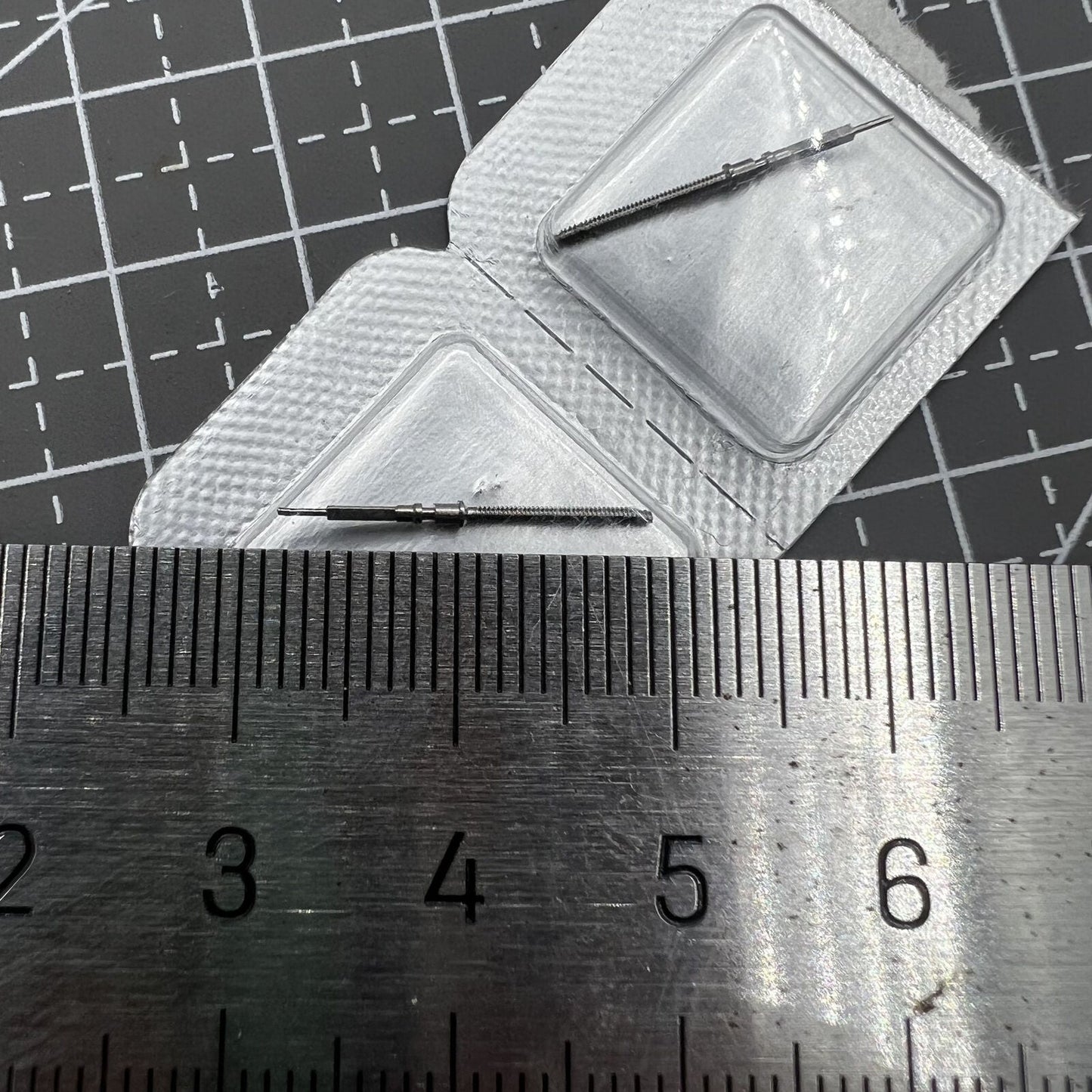 2 Stück Original Uhrenaufzugswellen für Omega 8500 Uhrwerk