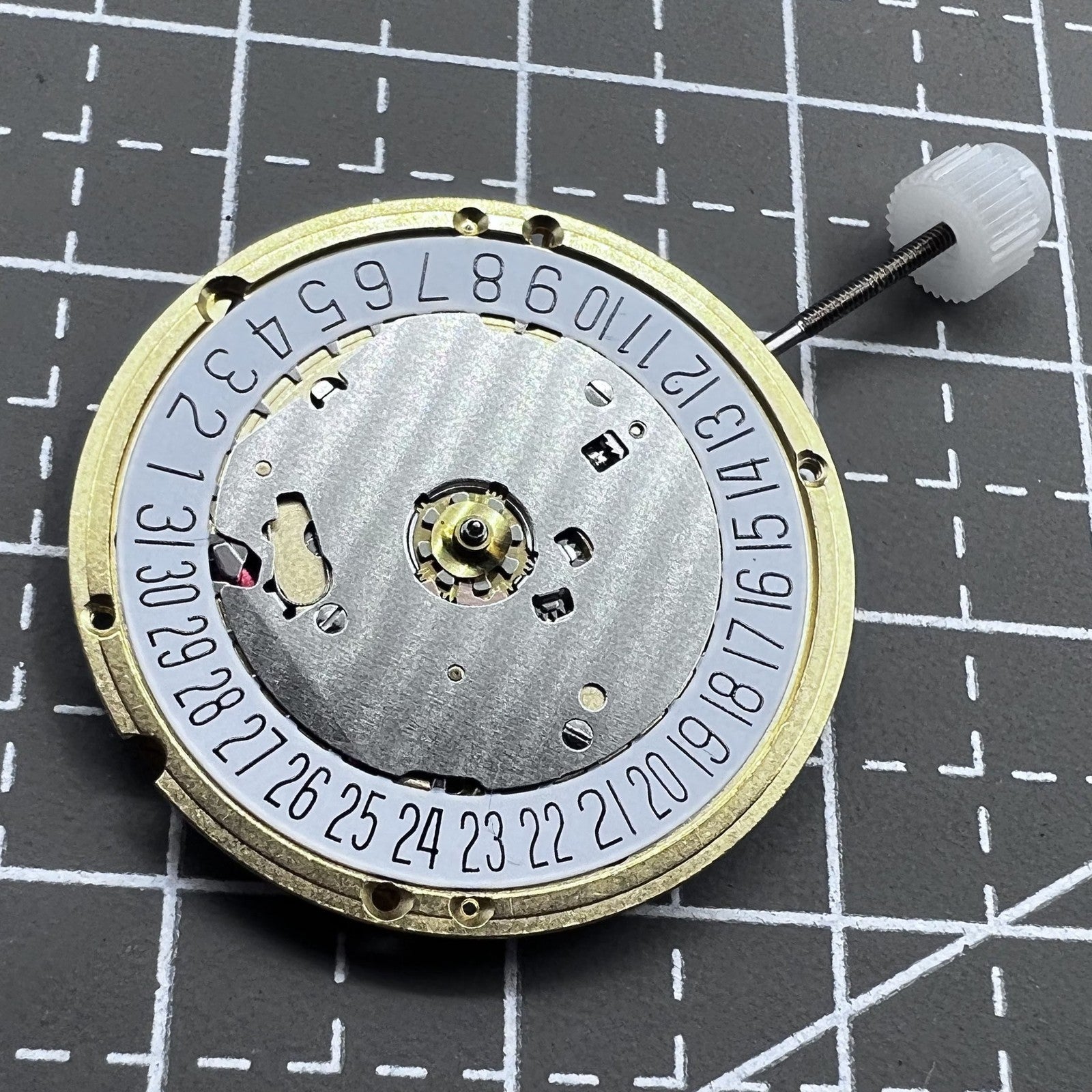 Schweizer ETA E63.111 Quarzwerk mit 3 Zeigern und Datumsanzeige bei Position 6, pr�zise Uhrwerkskomponente