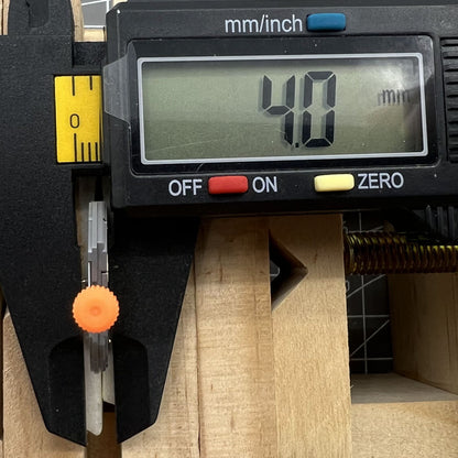 Japan Made Miyota 1S13 quartz watch movement with date display at 6 o'clock, precise timing accuracy.