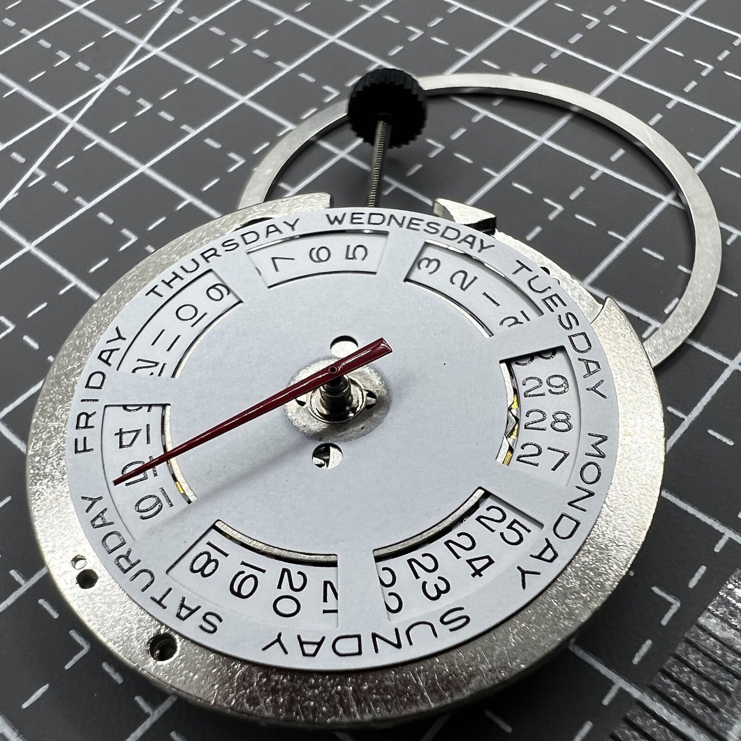 ST2147 automatic watch, mechanical movement, day-date display at 12 with date at 3, elegant design.