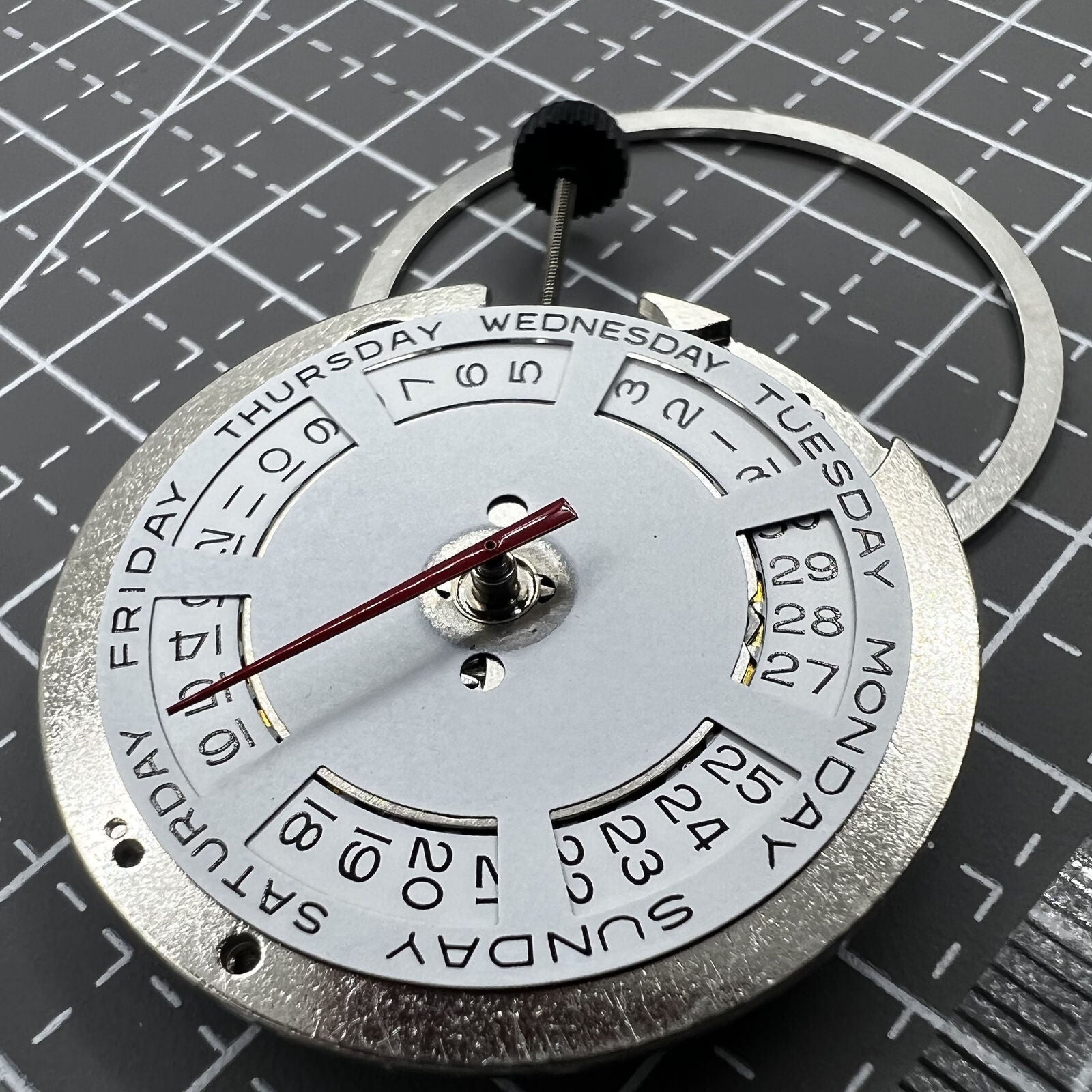 ST2147 automatic watch, mechanical movement, day-date display at 12 with date at 3, elegant design.