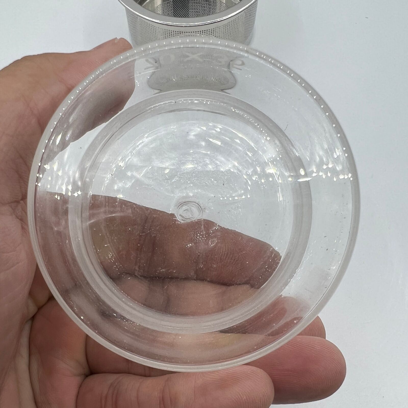 Benzine cup with basket tray for watch repair cleaning, 70x35mm, precision tool for watch accessories.