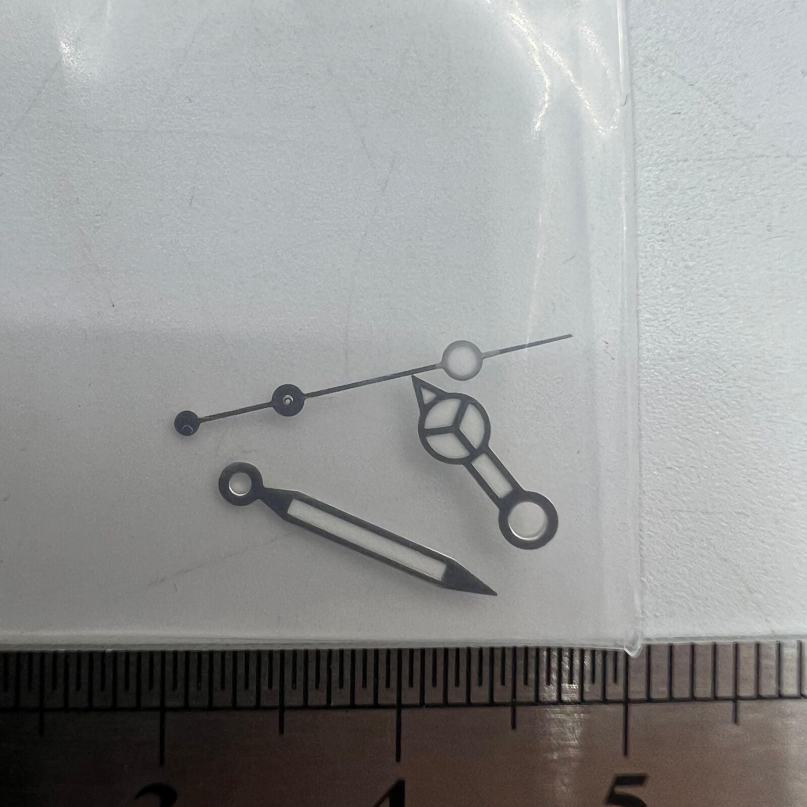 Green luminous watch hands set, compatible with NH35A/NH36A movement, includes 3 hands (8/12/12.5mm).