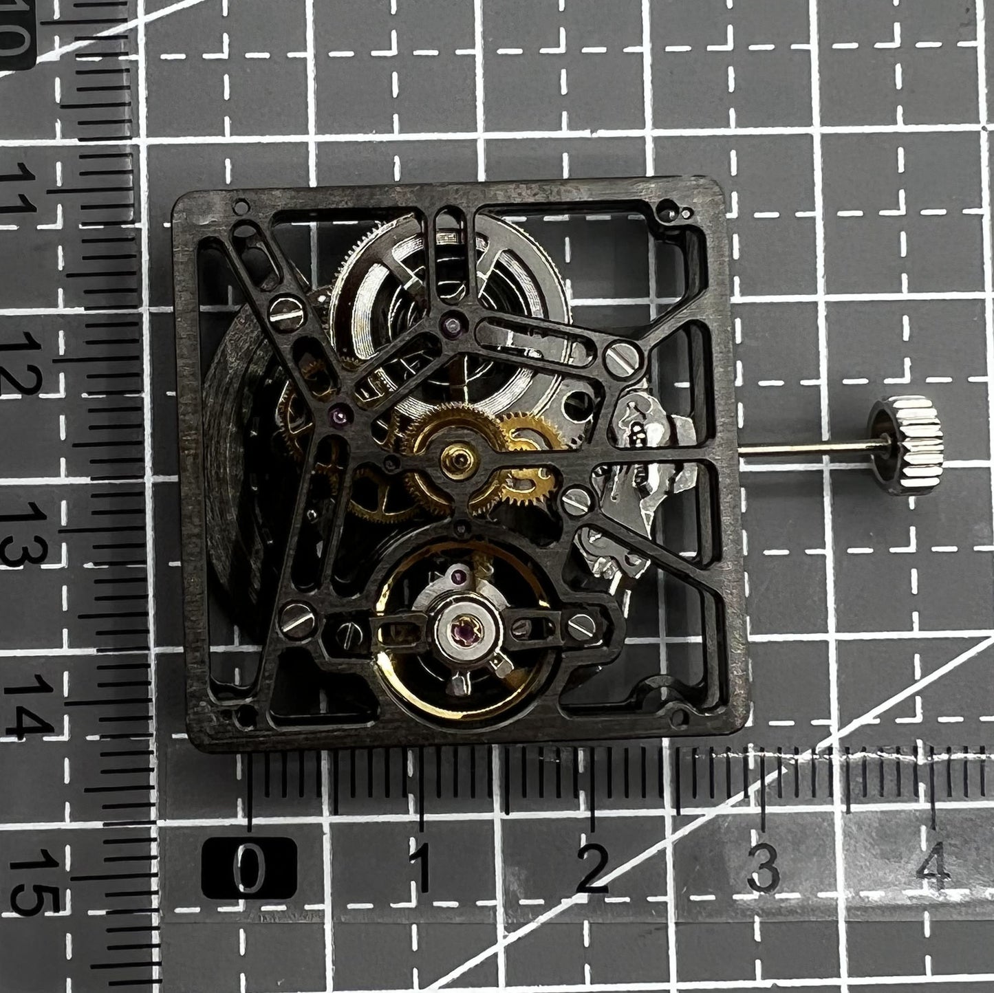 Schwarzes HZ1B01D automatisches mechanisches Uhrwerk mit Hohlquadraten, ideal f�r Uhrenreparatur.