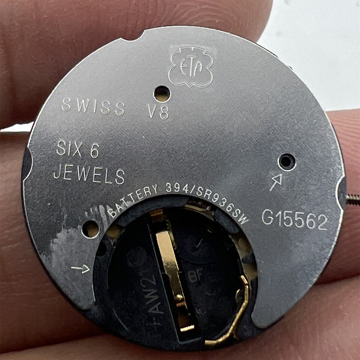 ETA G15.562 quartz watch movement with 3 hands, Swiss made, precision timekeeping for watch accessories.